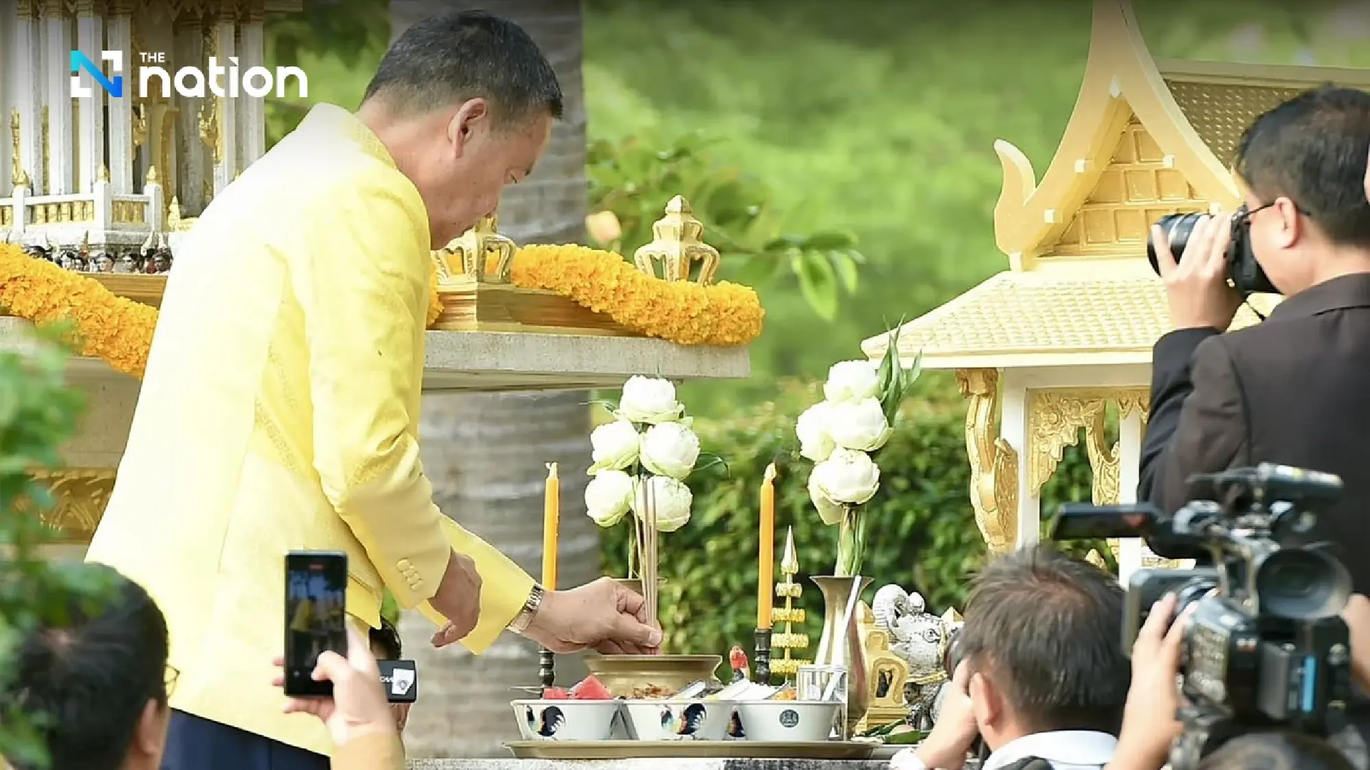 Srettha attends Songkran ceremony, sends good wishes to all Thais