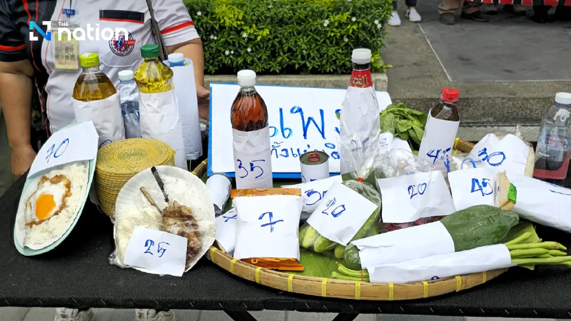 Labour umbrella group rallies in support of 400-baht wage