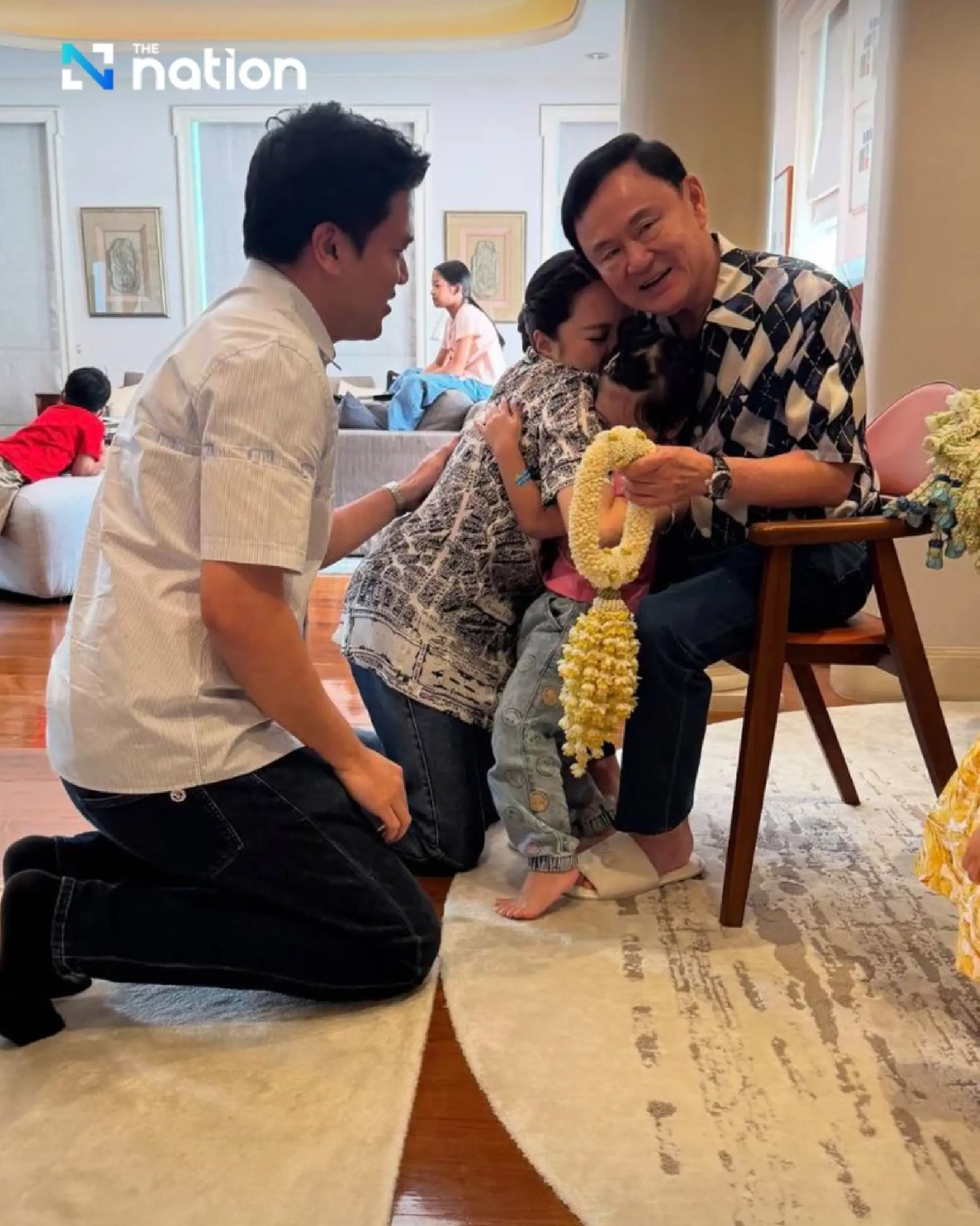 Paetongtarn celebrates Father’s Day with dad Thaksin and family