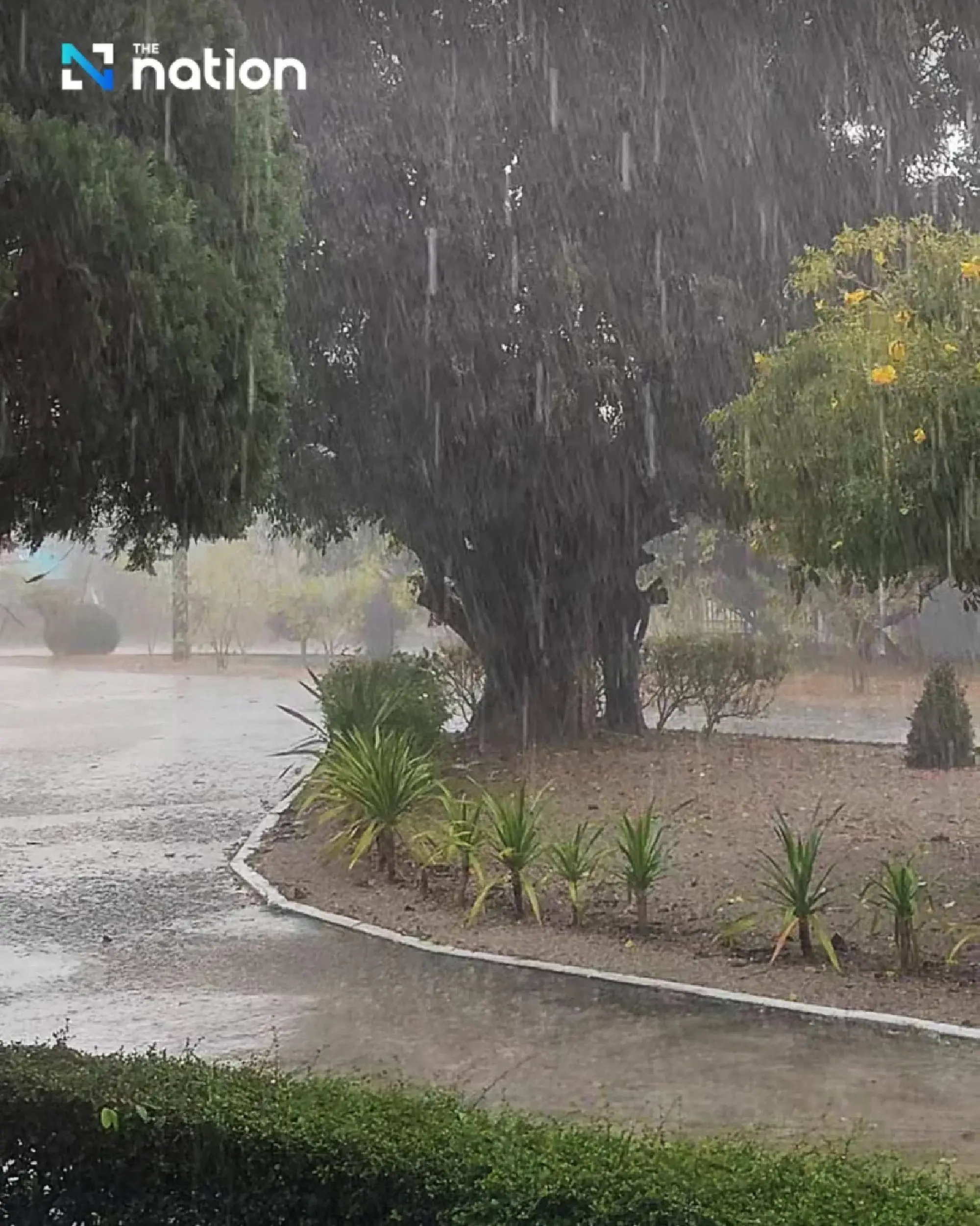 Hailstorm damages houses in Phayao province, floods a village