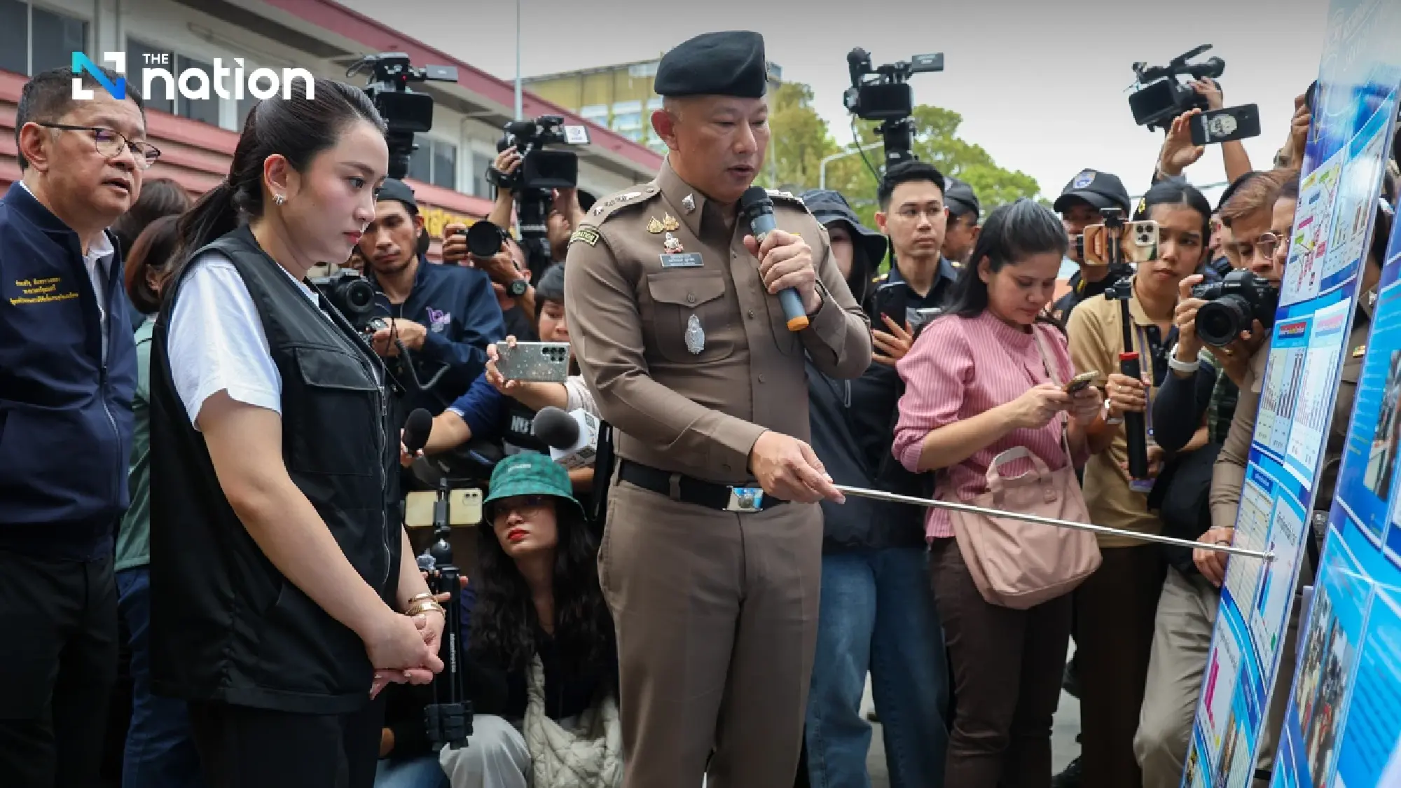 PM visits Sa Kaeo border to tackle call centre scams