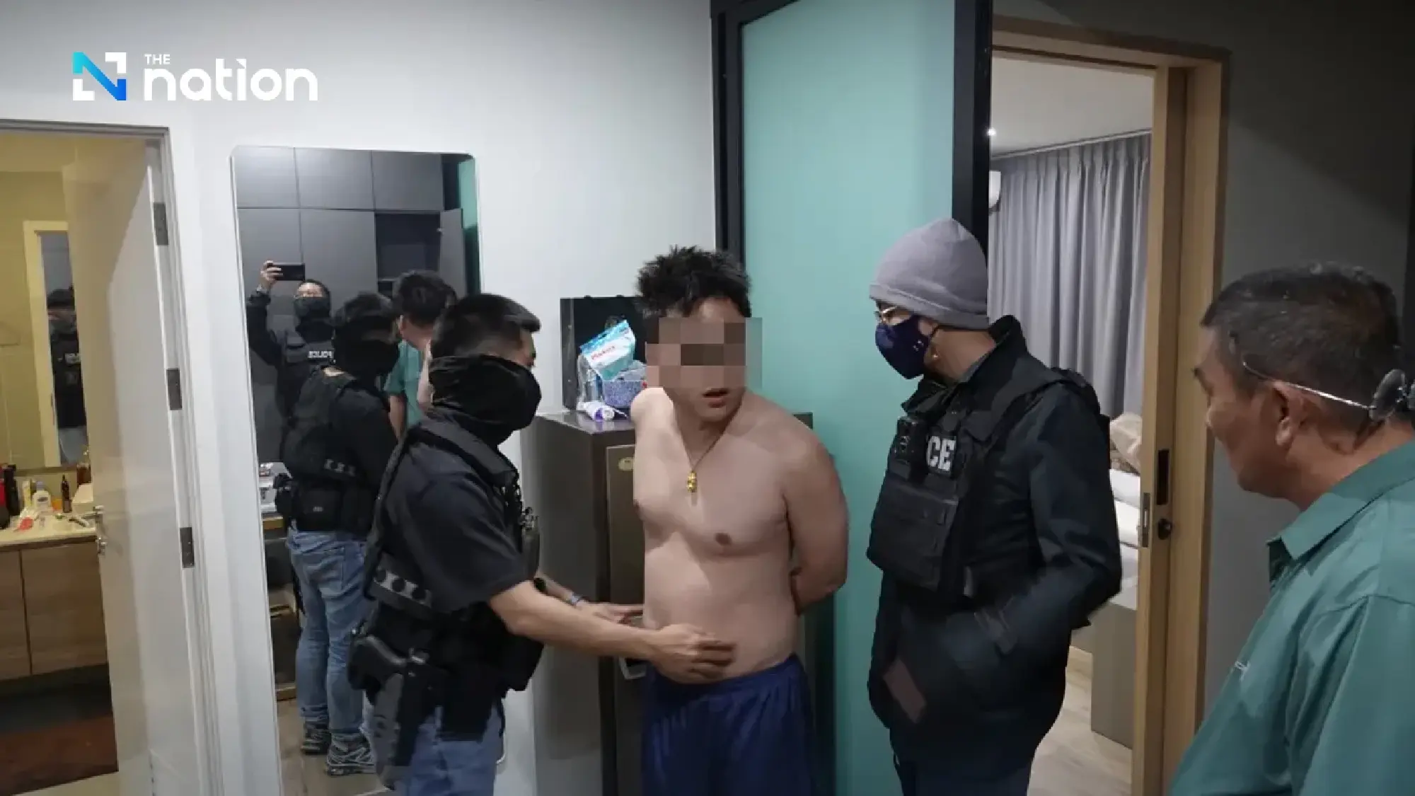 Two alleged Chinese call-centre kingpins arrested in Bangkok