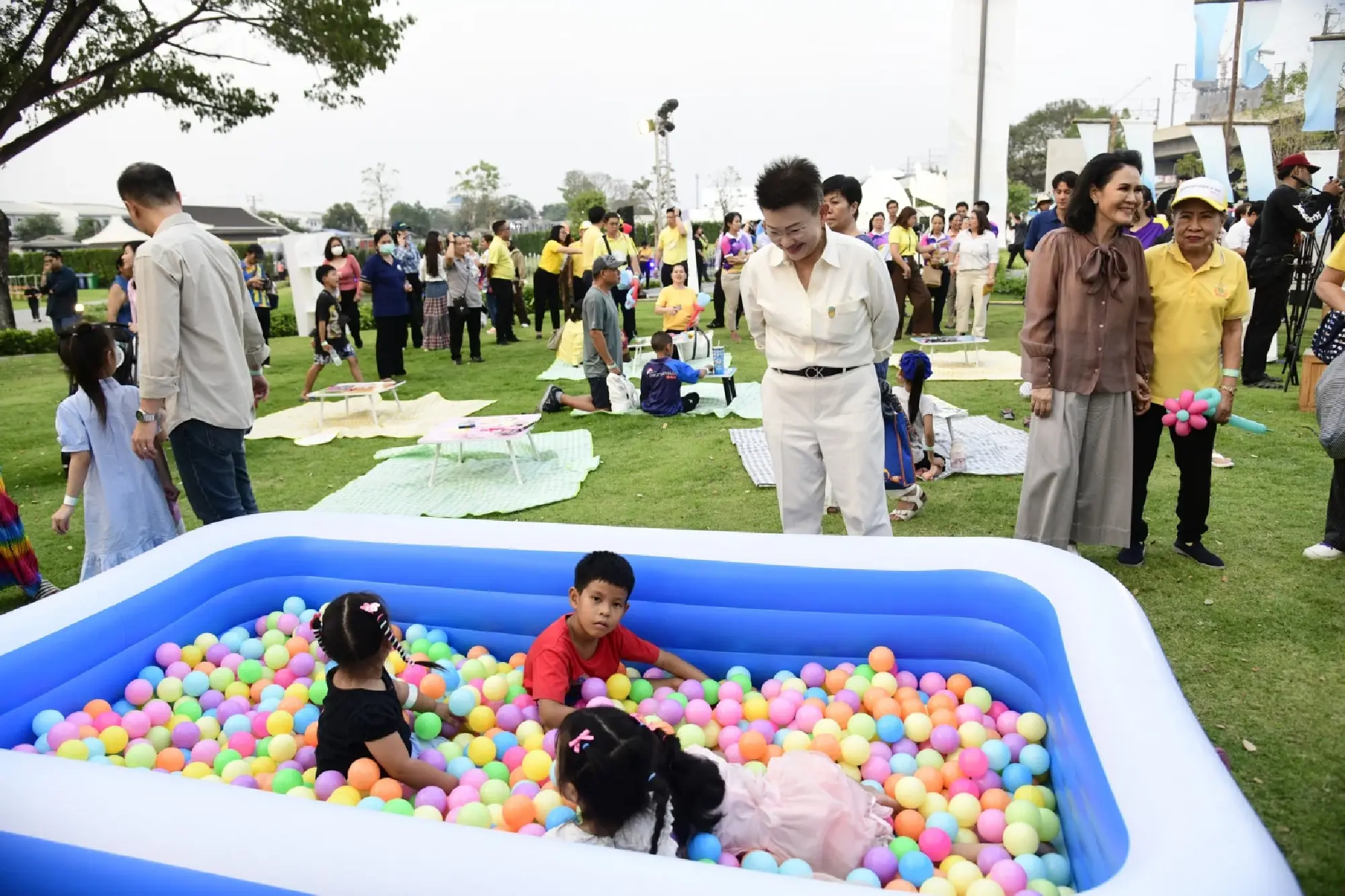 Bangkok, PTT, and Family Transport Introduce a New Urban Oasis by Prem Prachakon Canal