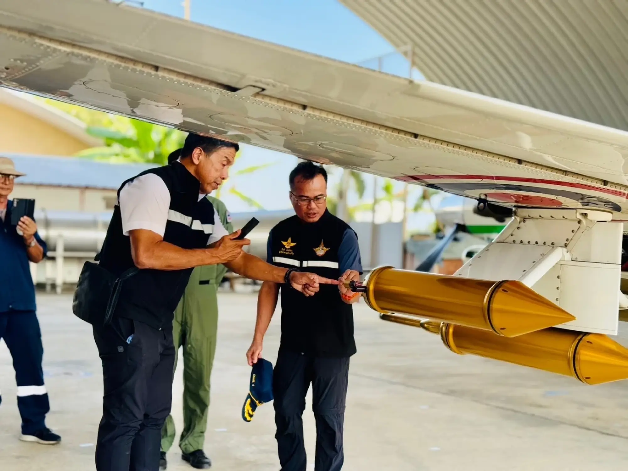 "BMA Receives 300 Tons of Dry Ice for Royal Rainmaking Mission to Combat Urban Air Pollution"