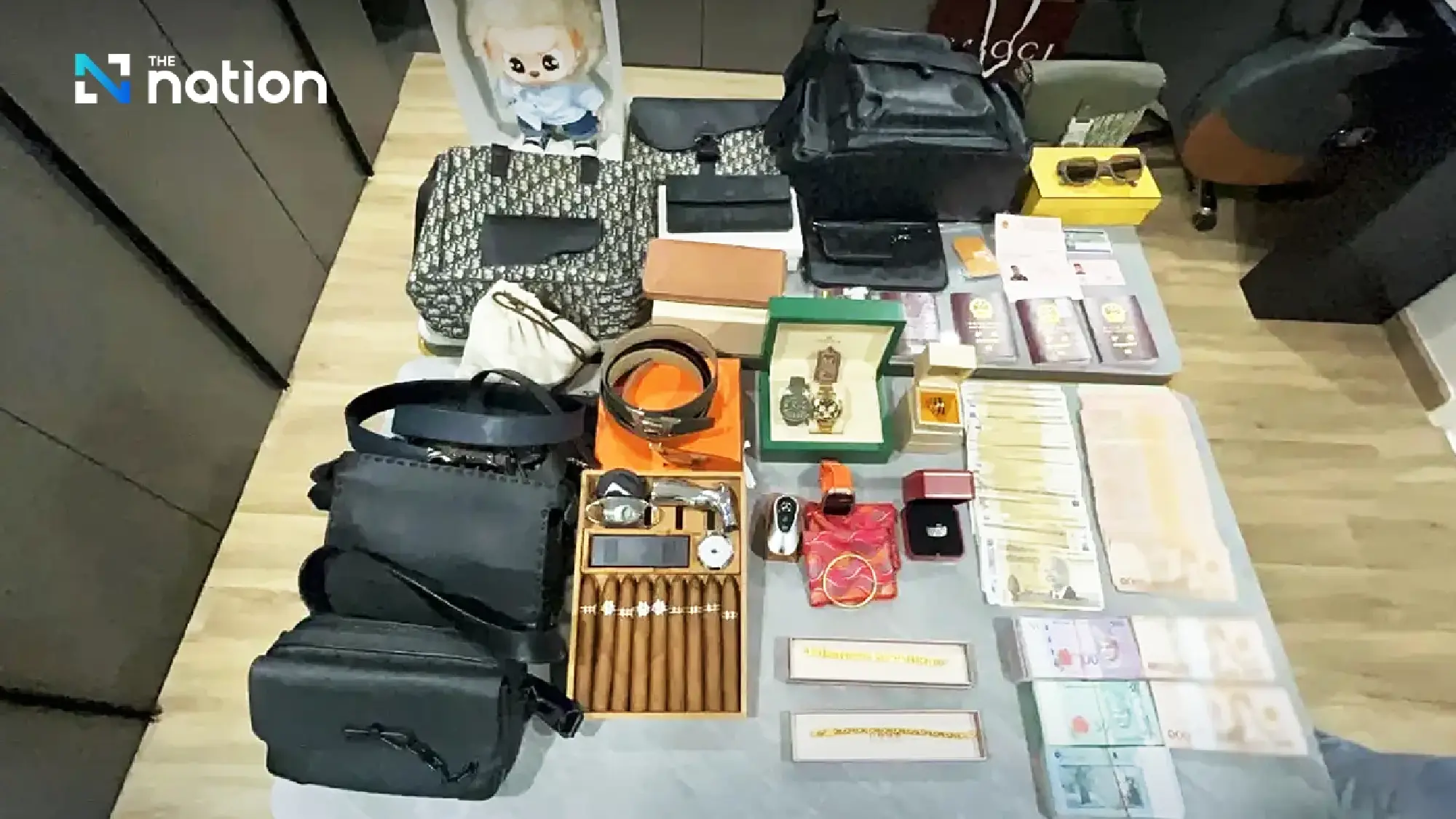 Two alleged Chinese call-centre kingpins arrested in Bangkok