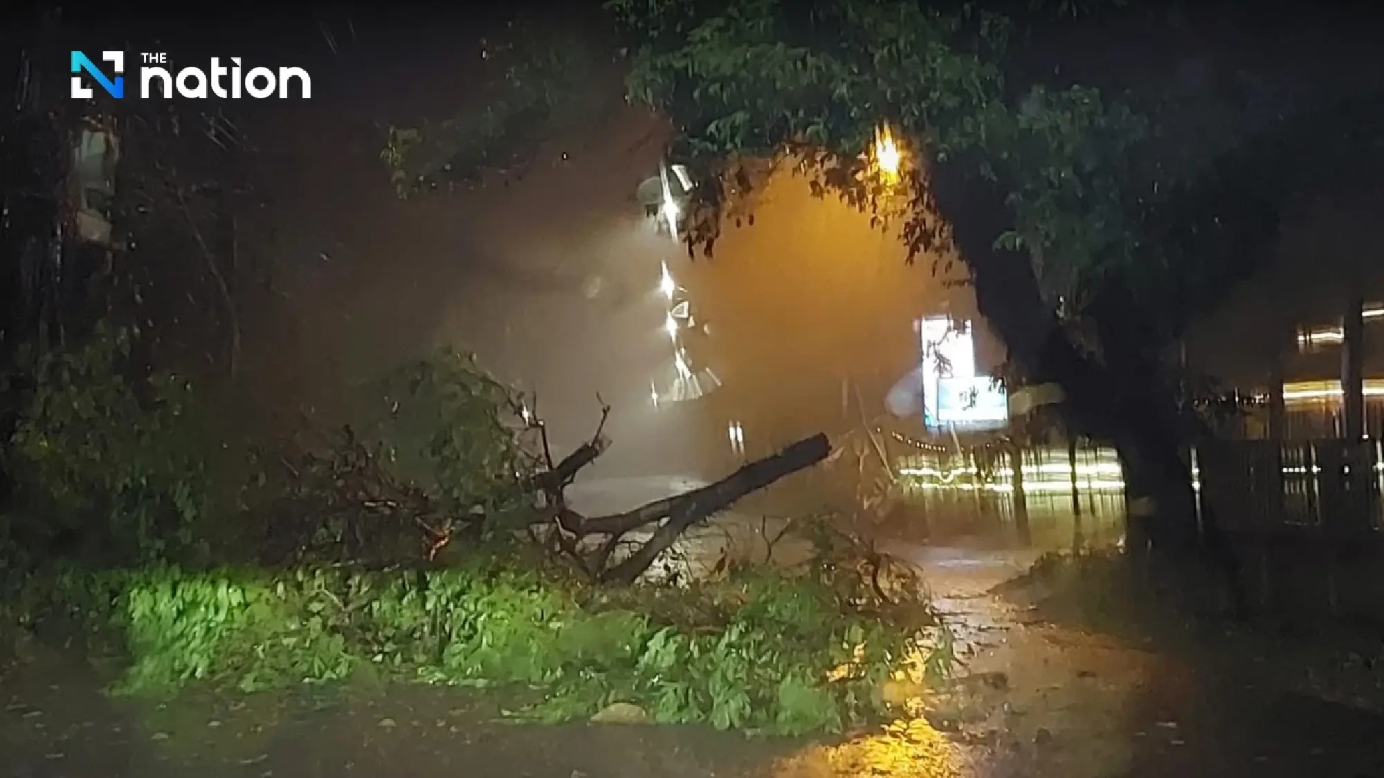 Mae Lao hospital in Chiang Rai damaged by storm