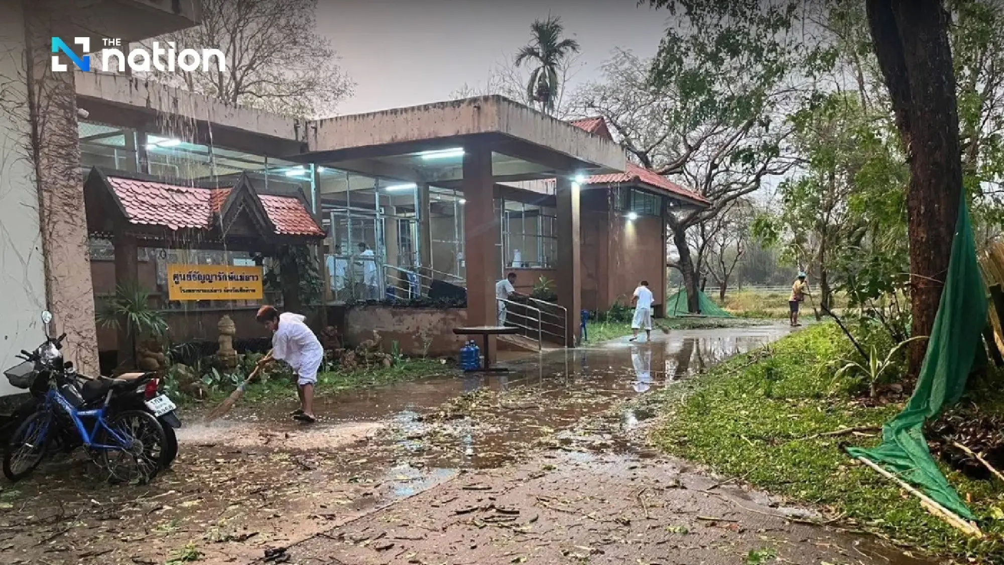 Mae Lao hospital in Chiang Rai damaged by storm