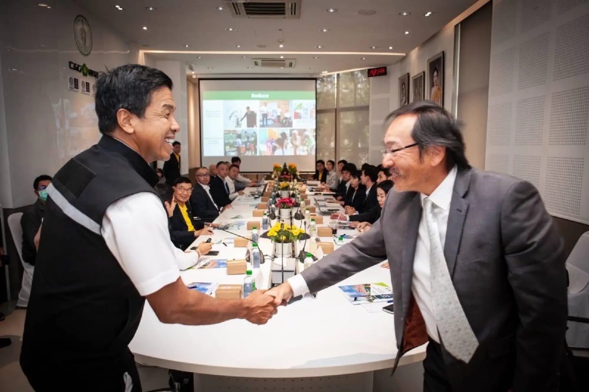 Japanese Delegation Tours Nong Khaem Waste Facility