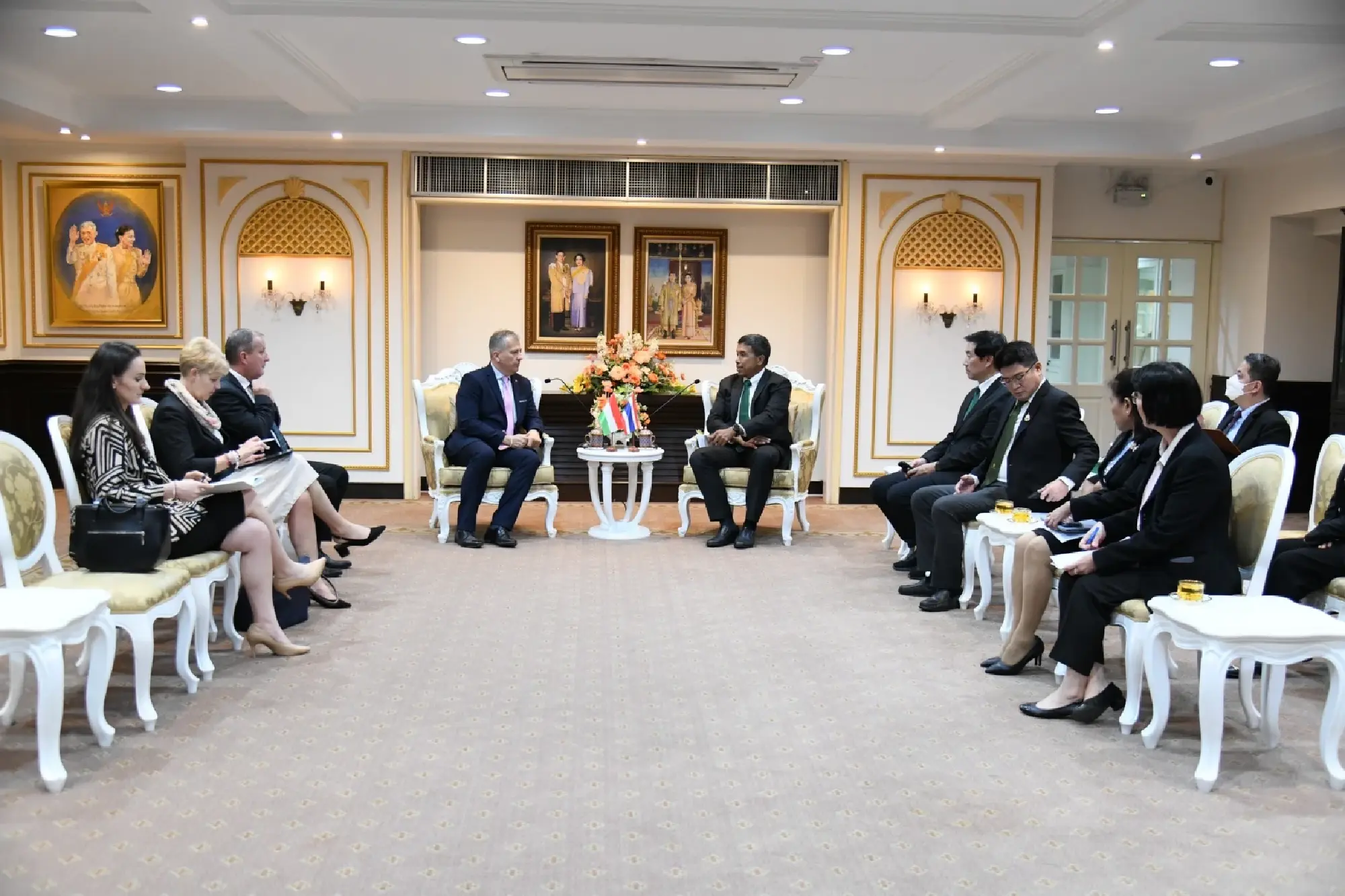 Bangkok and Budapest Explore Closer Ties, Eye AI for Greener Future