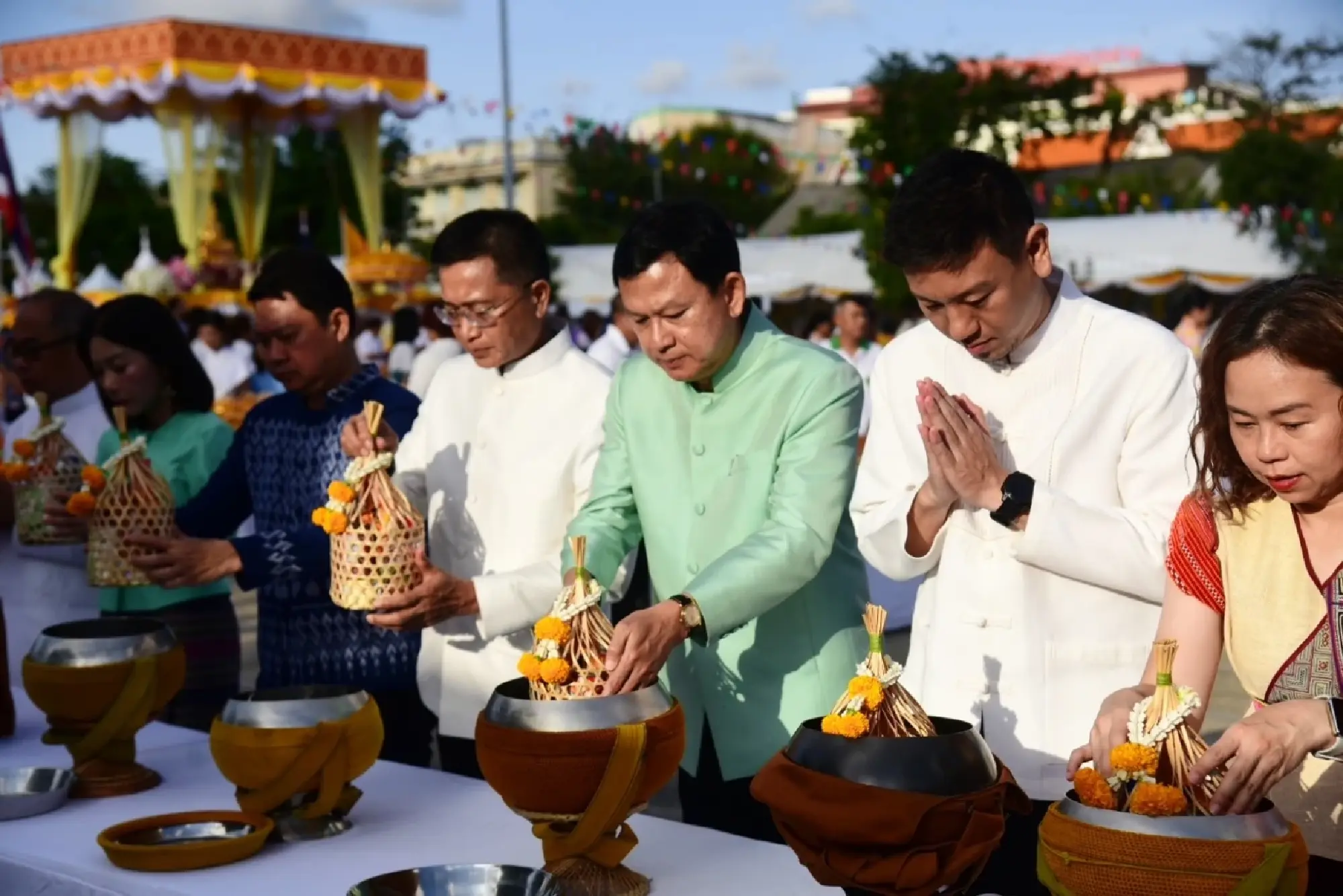 BMA hosts alms-giving and water-pouring ceremonies to mark Songkran