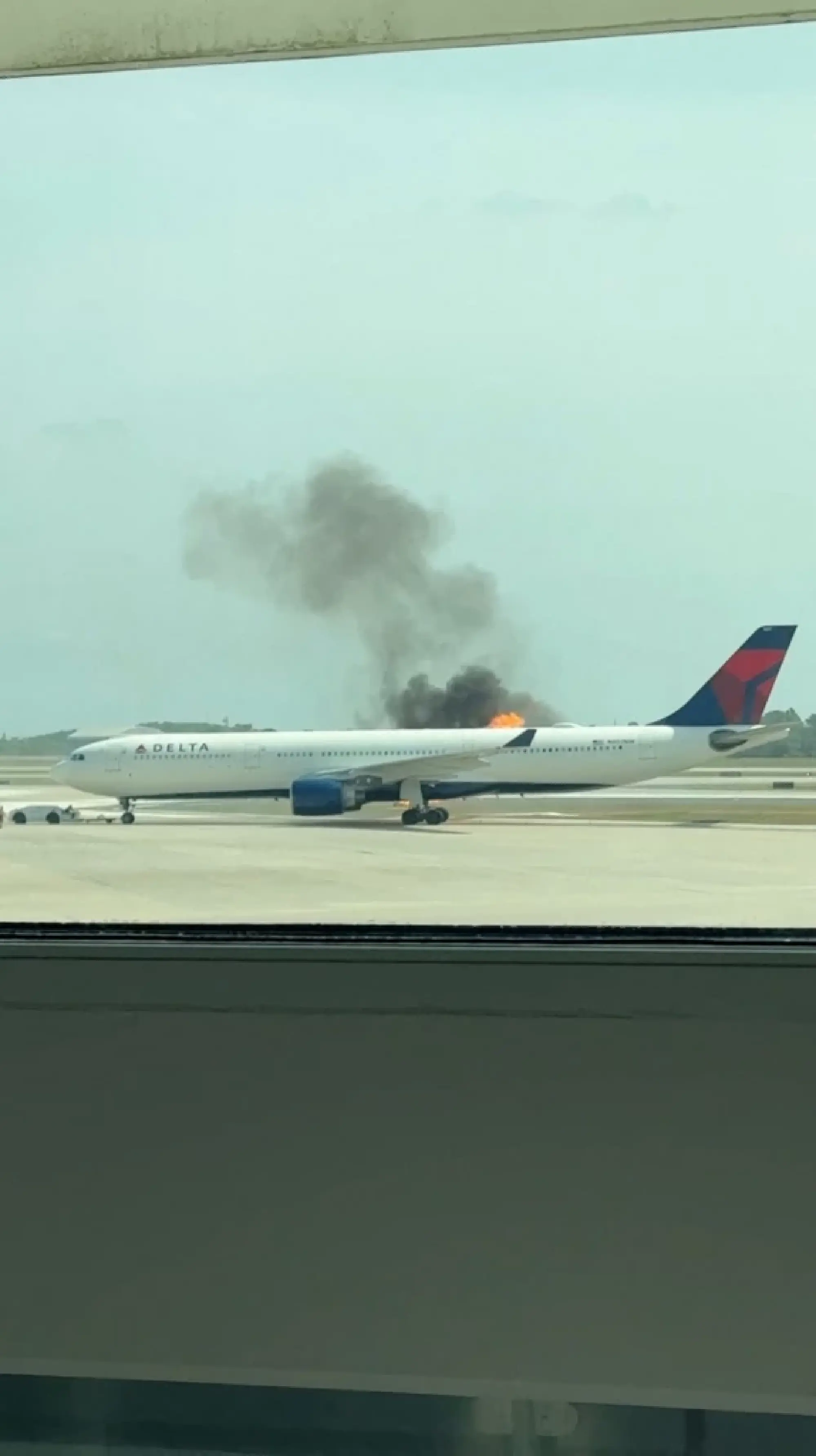 Delta plane suffers engine fire in Orlando, forcing evacuation