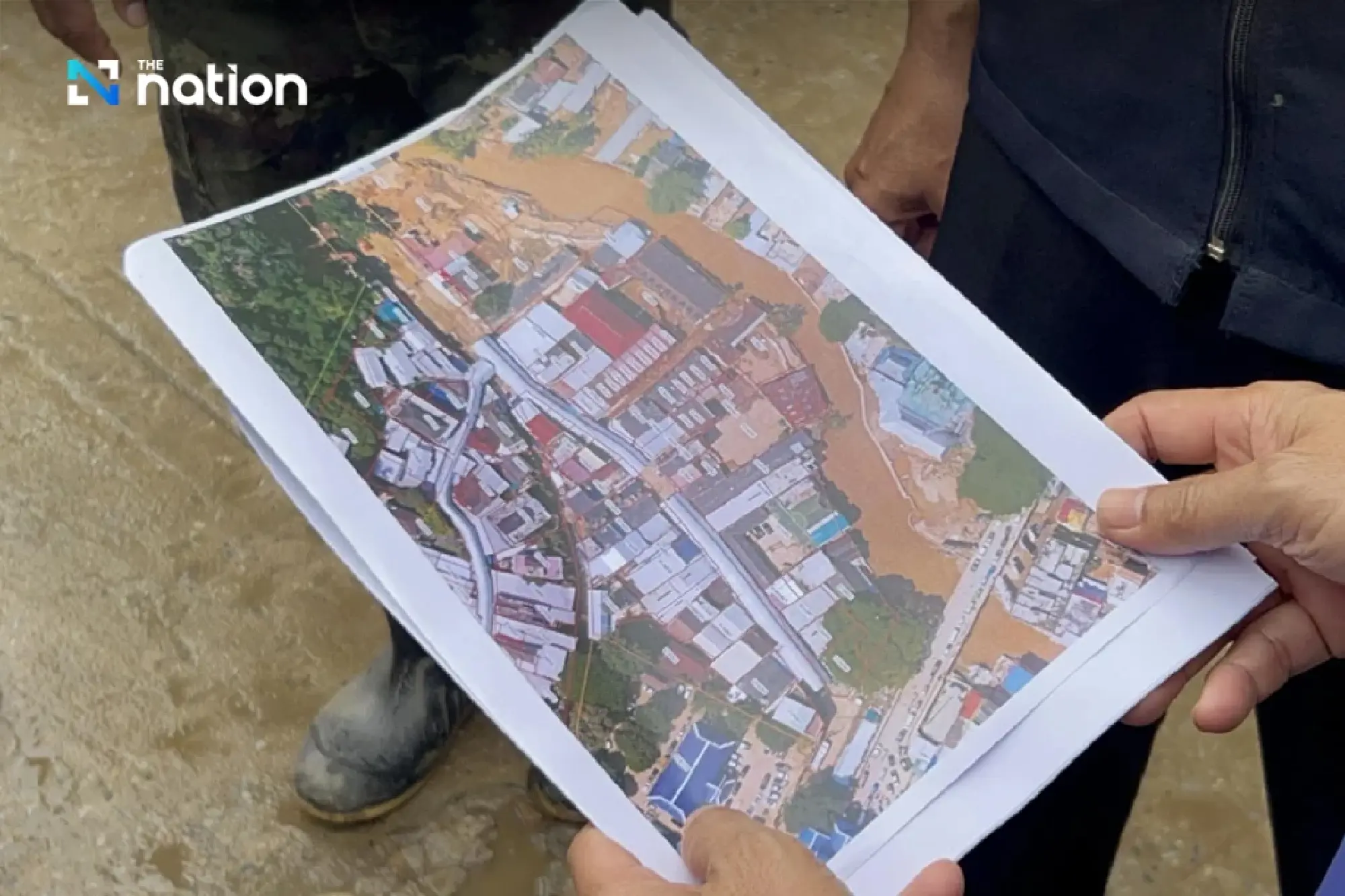 Chiang Rai governor tells Sai river encroachers to vacate for flood embankment work