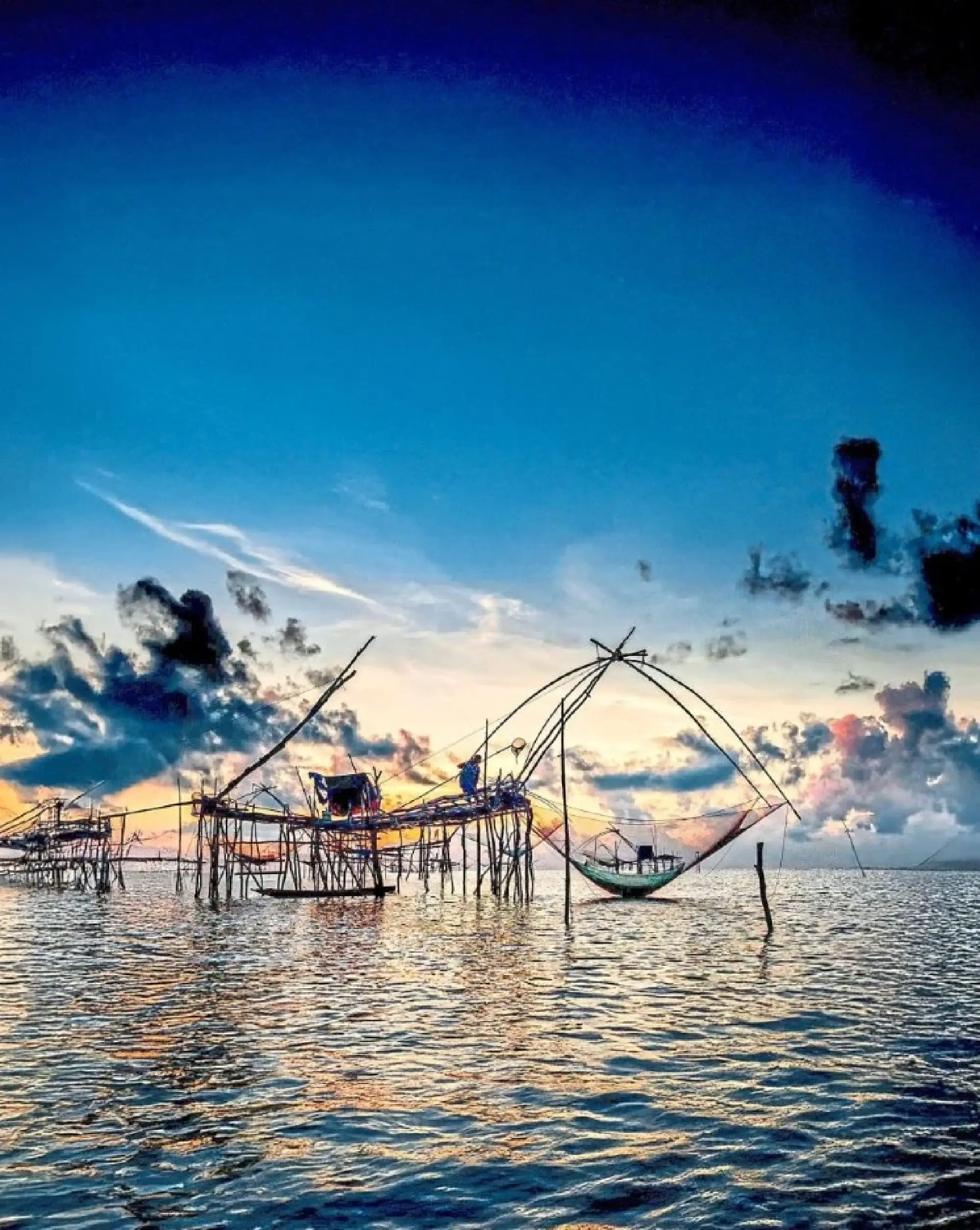 A view of kelong at Thale Noi at sunrise. — Photo by EDDIE CHUA
