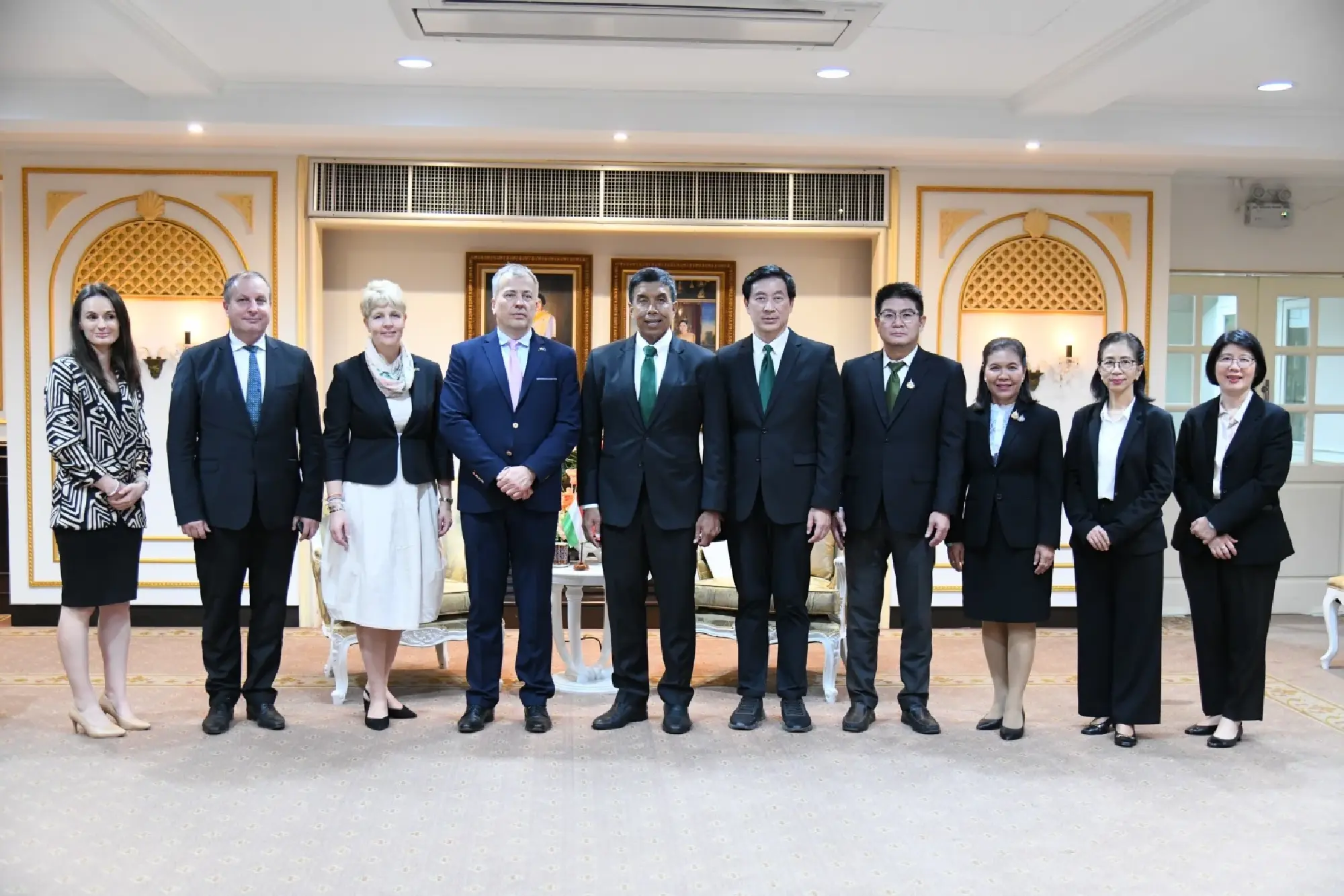 Bangkok and Budapest Explore Closer Ties, Eye AI for Greener Future