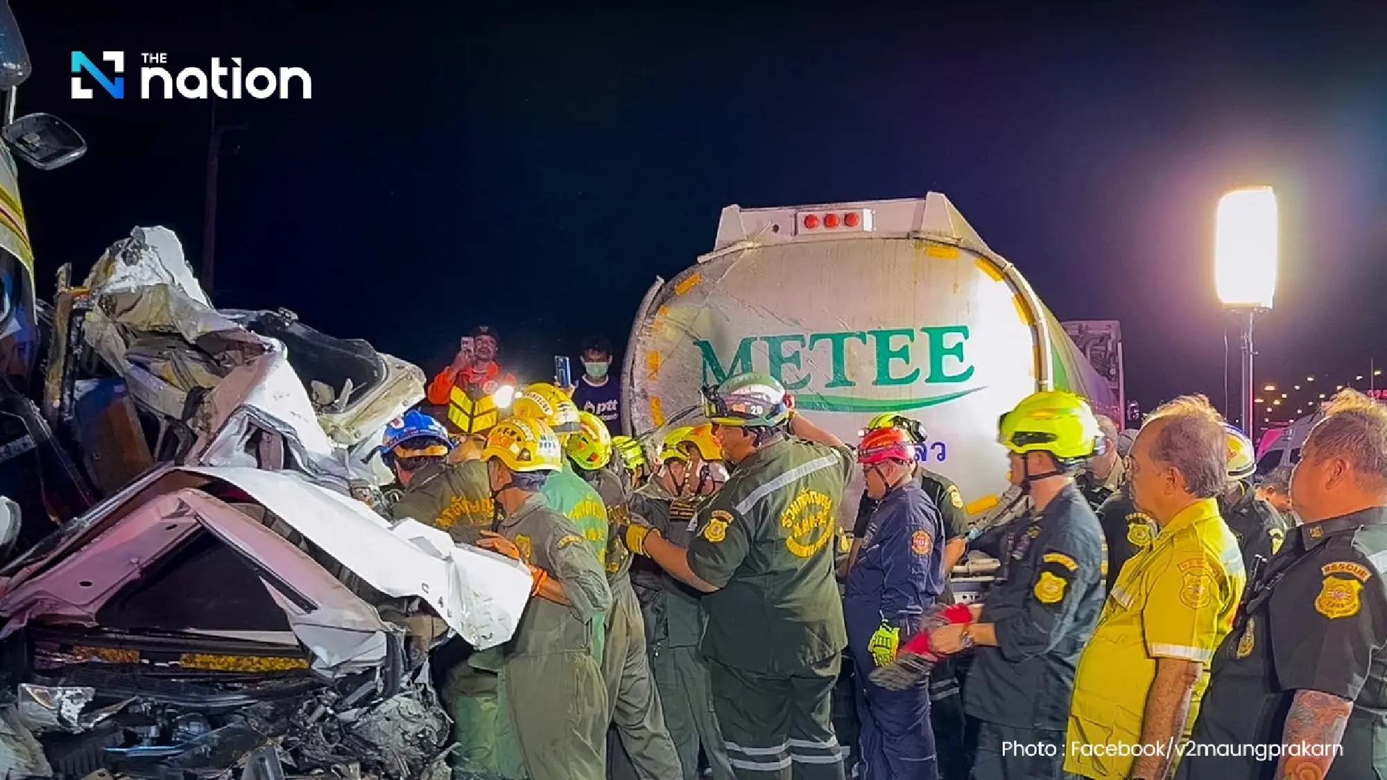 3-car pile-up on Samut Prakan Motorway leaves 8 dead