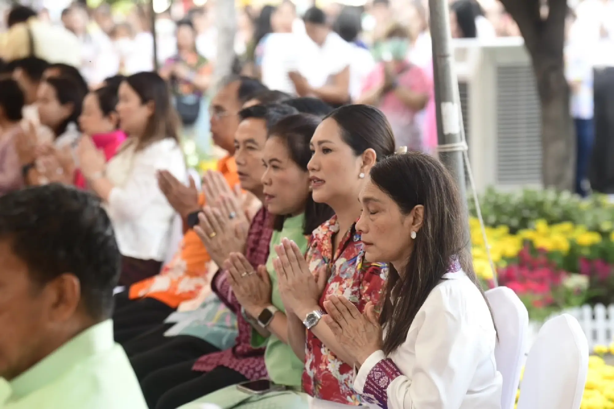 BMA hosts alms-giving and water-pouring ceremonies to mark Songkran