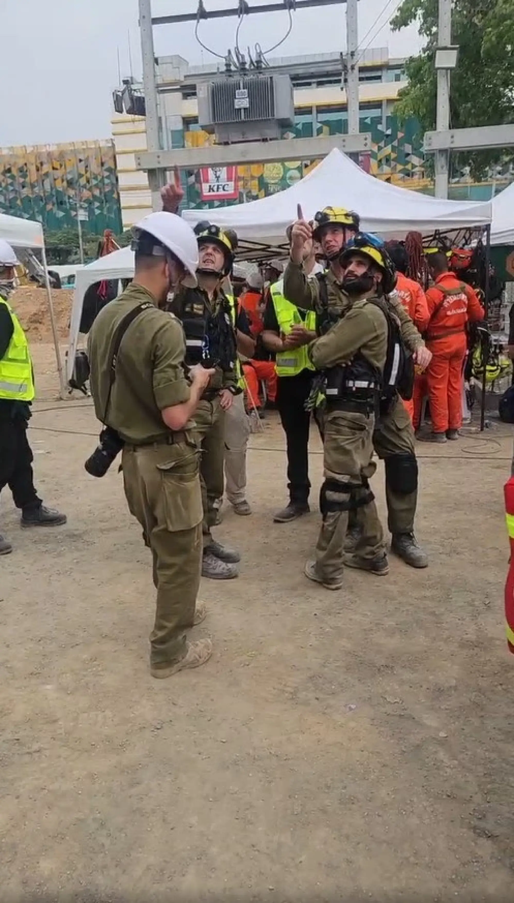International Rescue Teams Deploy Giant Cranes in Relentless Search for Survivors at Collapsed Bangkok Building