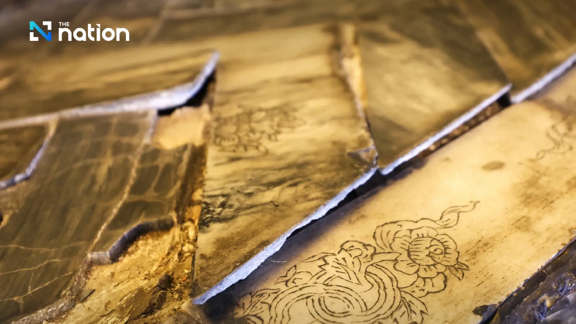 Wat Pho\'s Reclining Buddha Shows Pre-Existing Cracks, Minister Orders Urgent Restoration