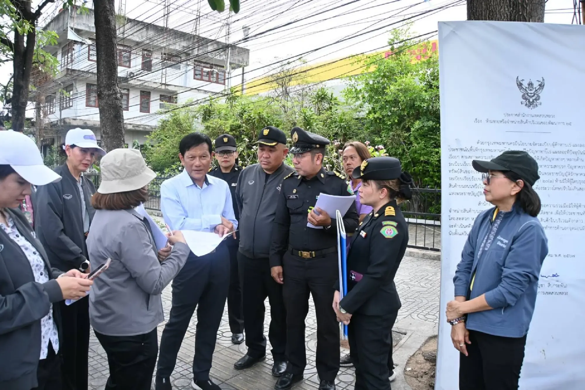 Deputy Governor of Bangkok made 2nd visit to Suan Luang district