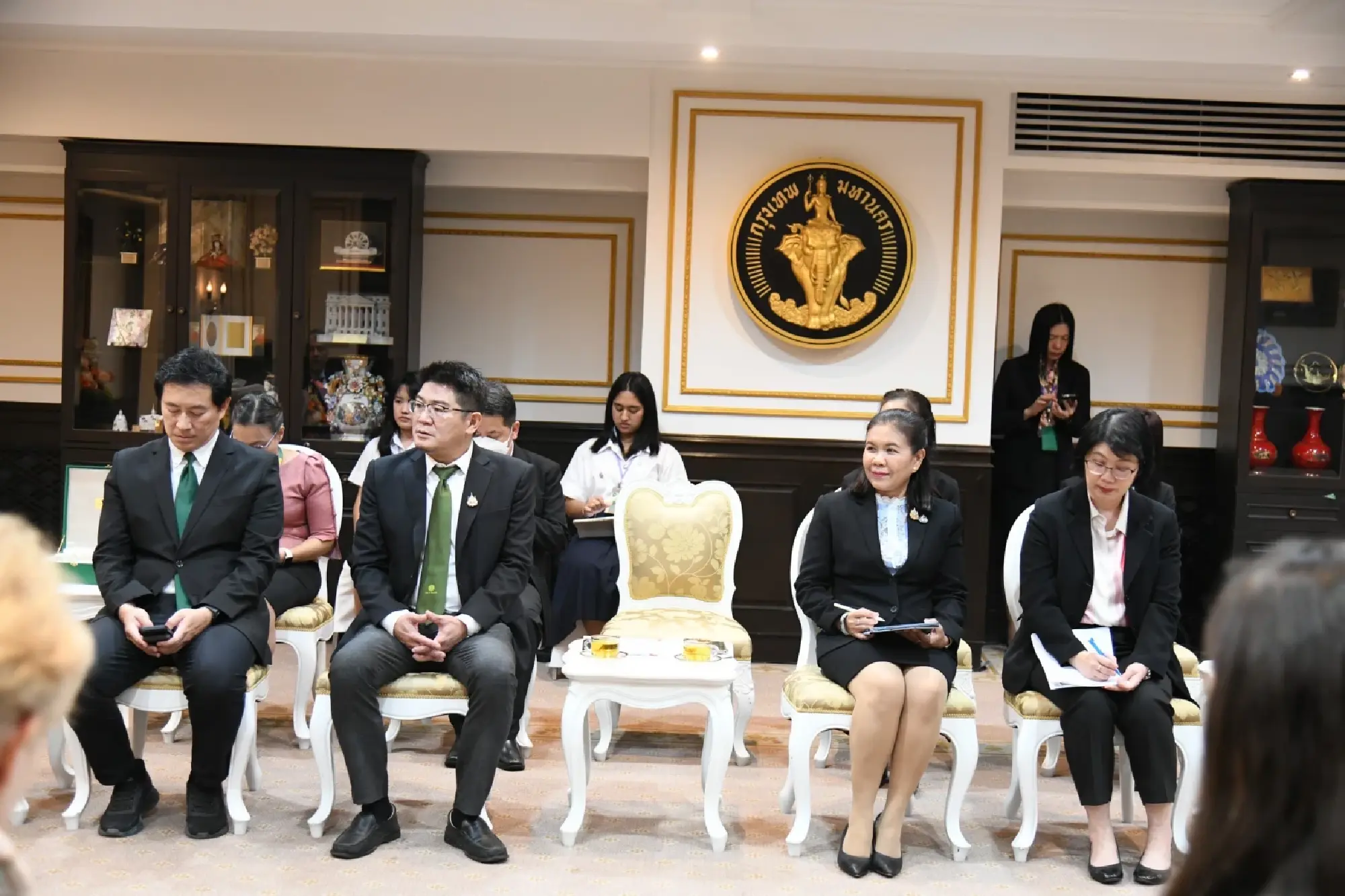 Bangkok and Budapest Explore Closer Ties, Eye AI for Greener Future