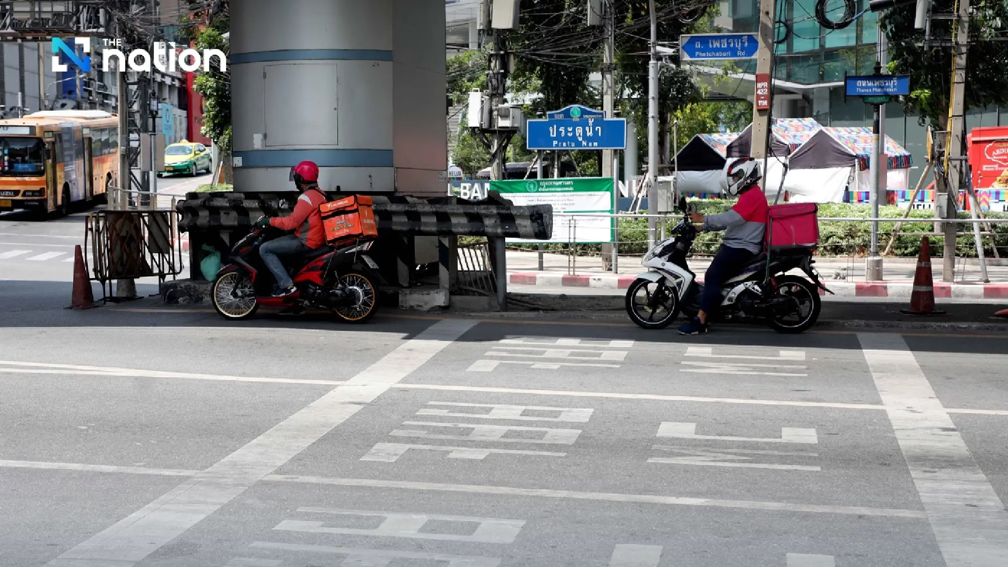 Thailand Swelters as Temperatures Soar; Heavy Downpours Hit South