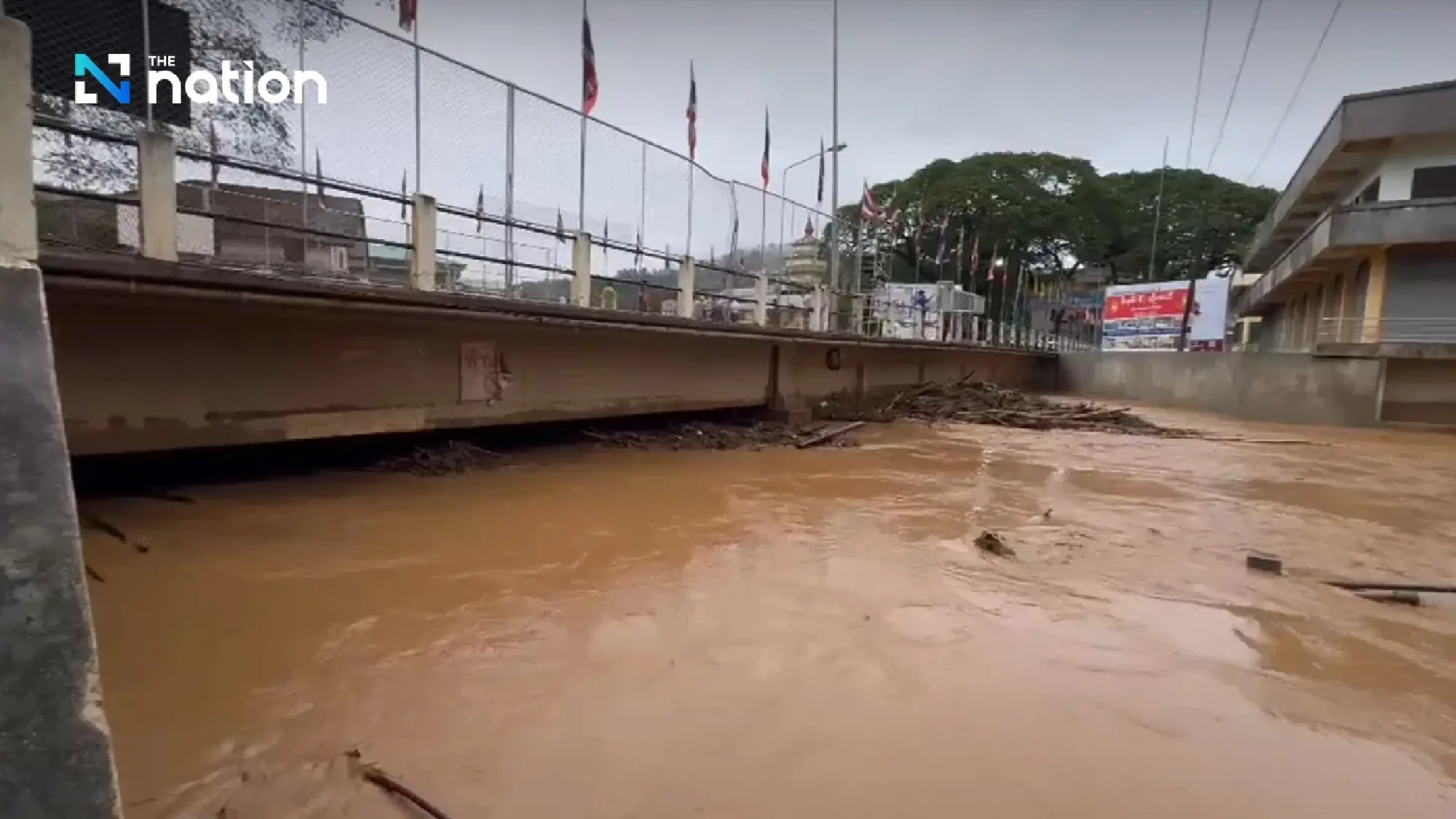 Residents evacuate as downpour causes flooding in Mae Sai, Chiang Rai