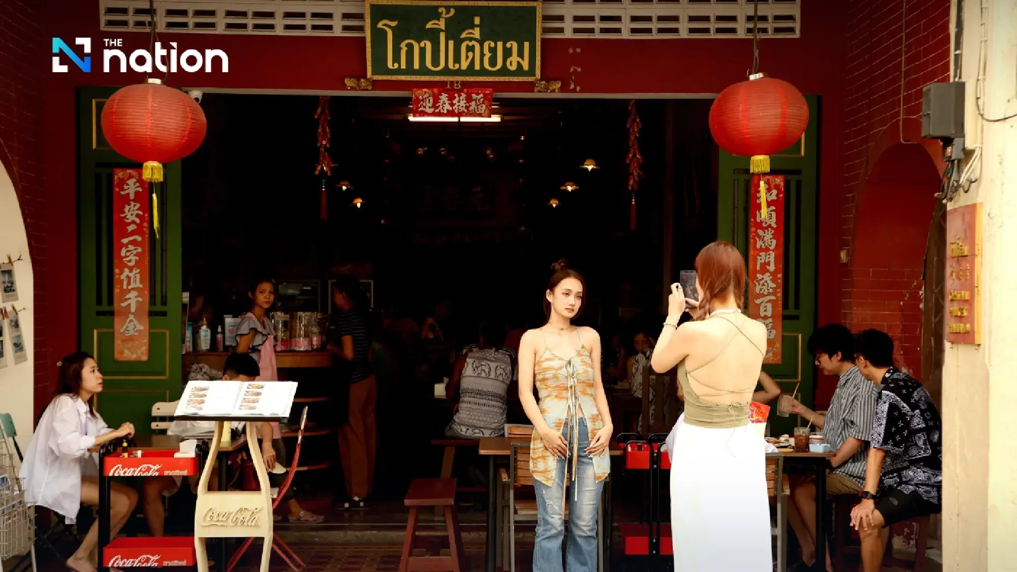 Plunge in Chinese tourists hits souvenir sales; Thai retailers shift focus to Middle East, Europe
