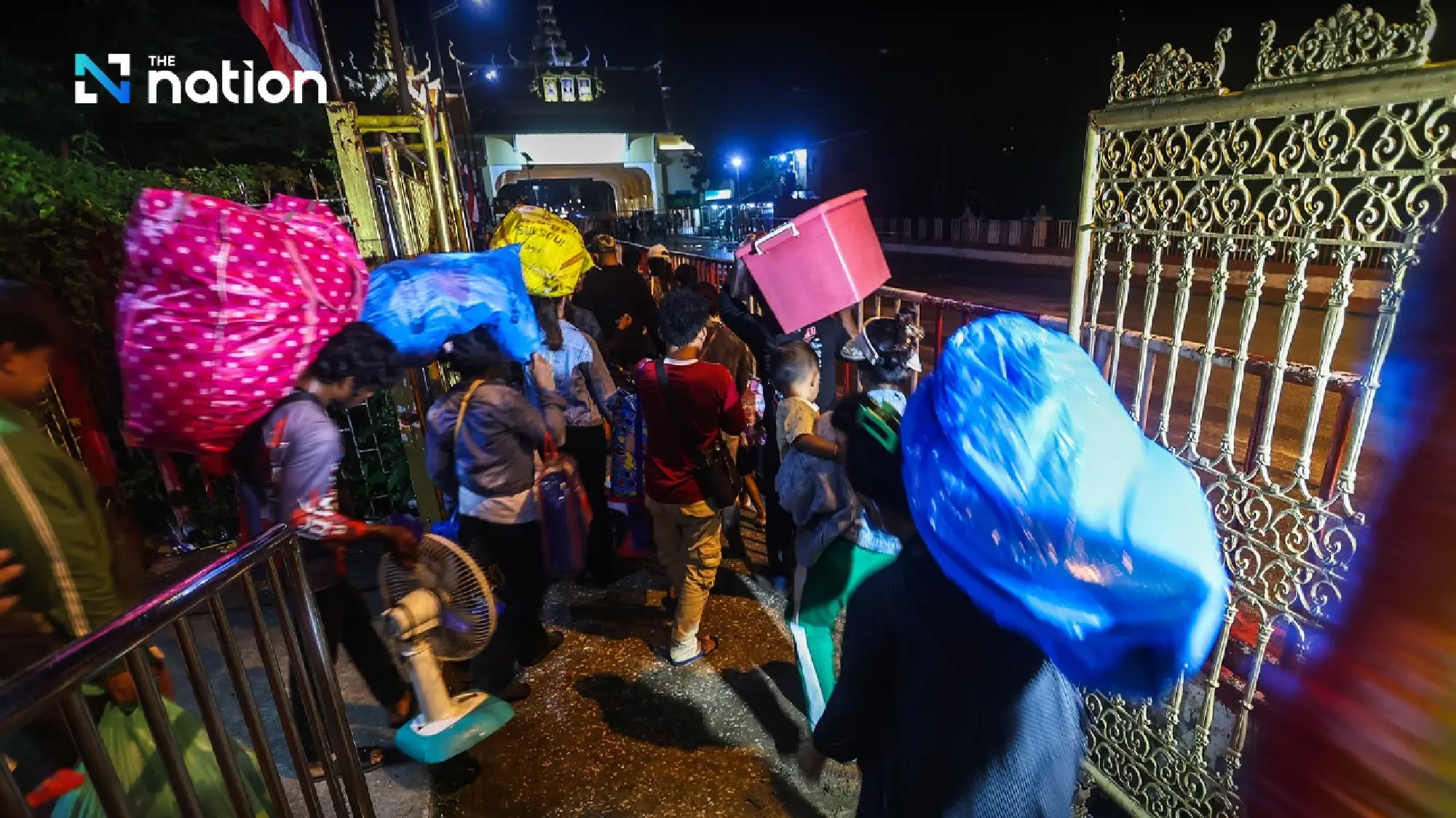 Tensions flare at Sa Kaeo border as Cambodians flock to return home; authorities control situation