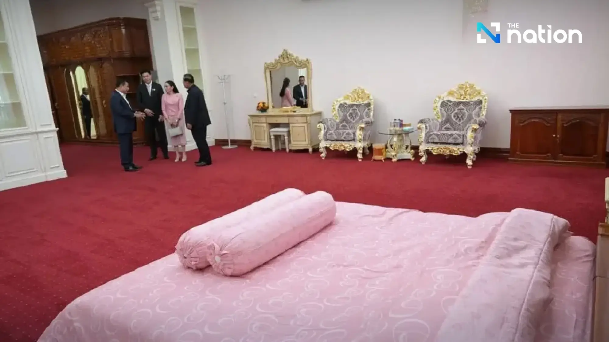 Hun Sen shares photos of Paetongtarn visiting former PM\'s rooms in Phnom Penh
