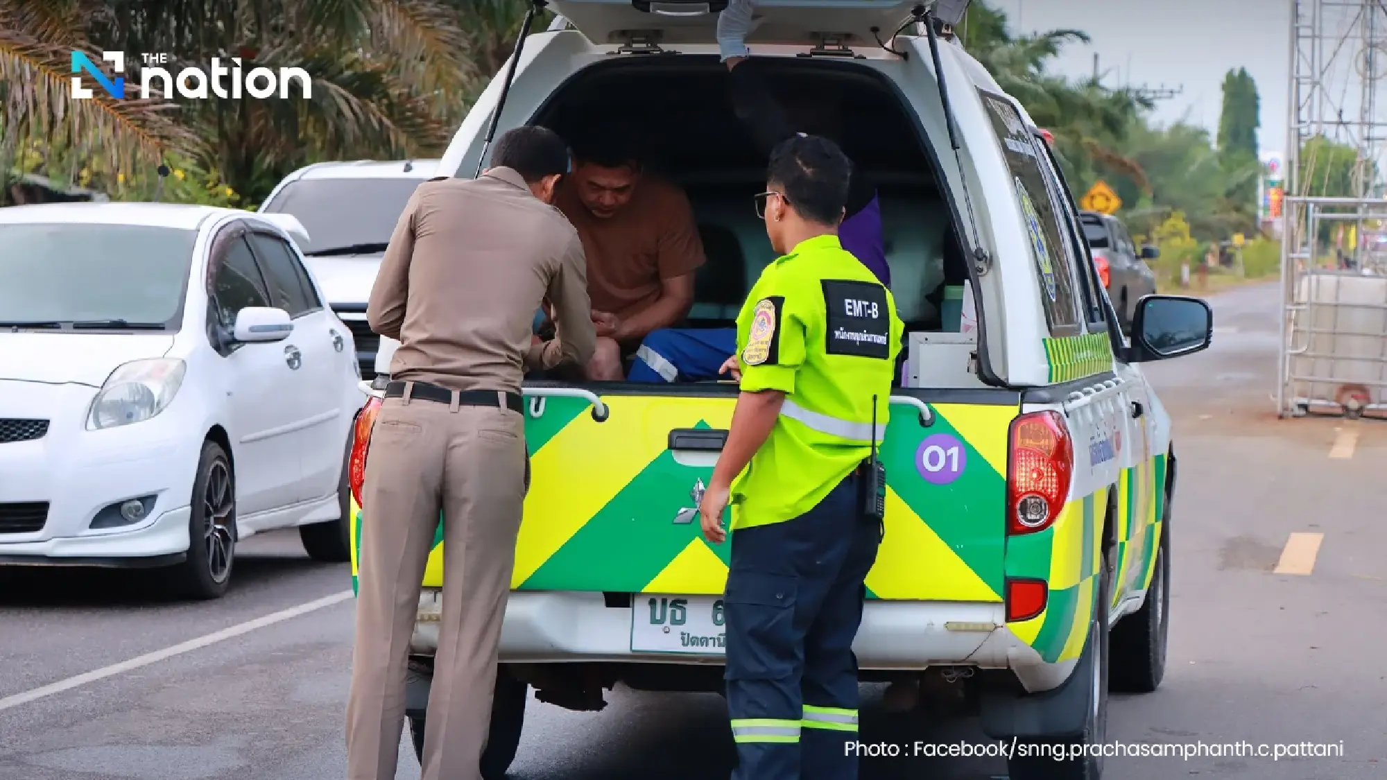 Three bomb blasts at Pattani Red Cross fair injure vendors and police officers