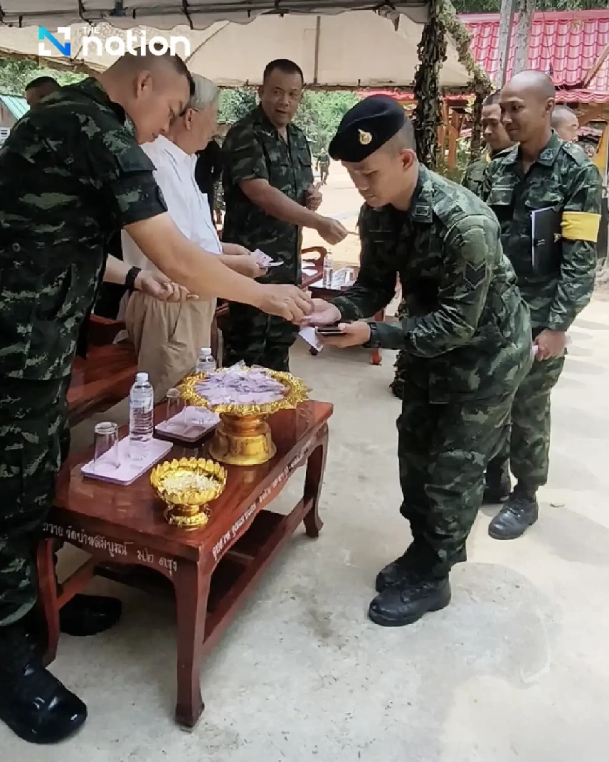 Second Army Area chief visits border base in Ubon Ratchathani