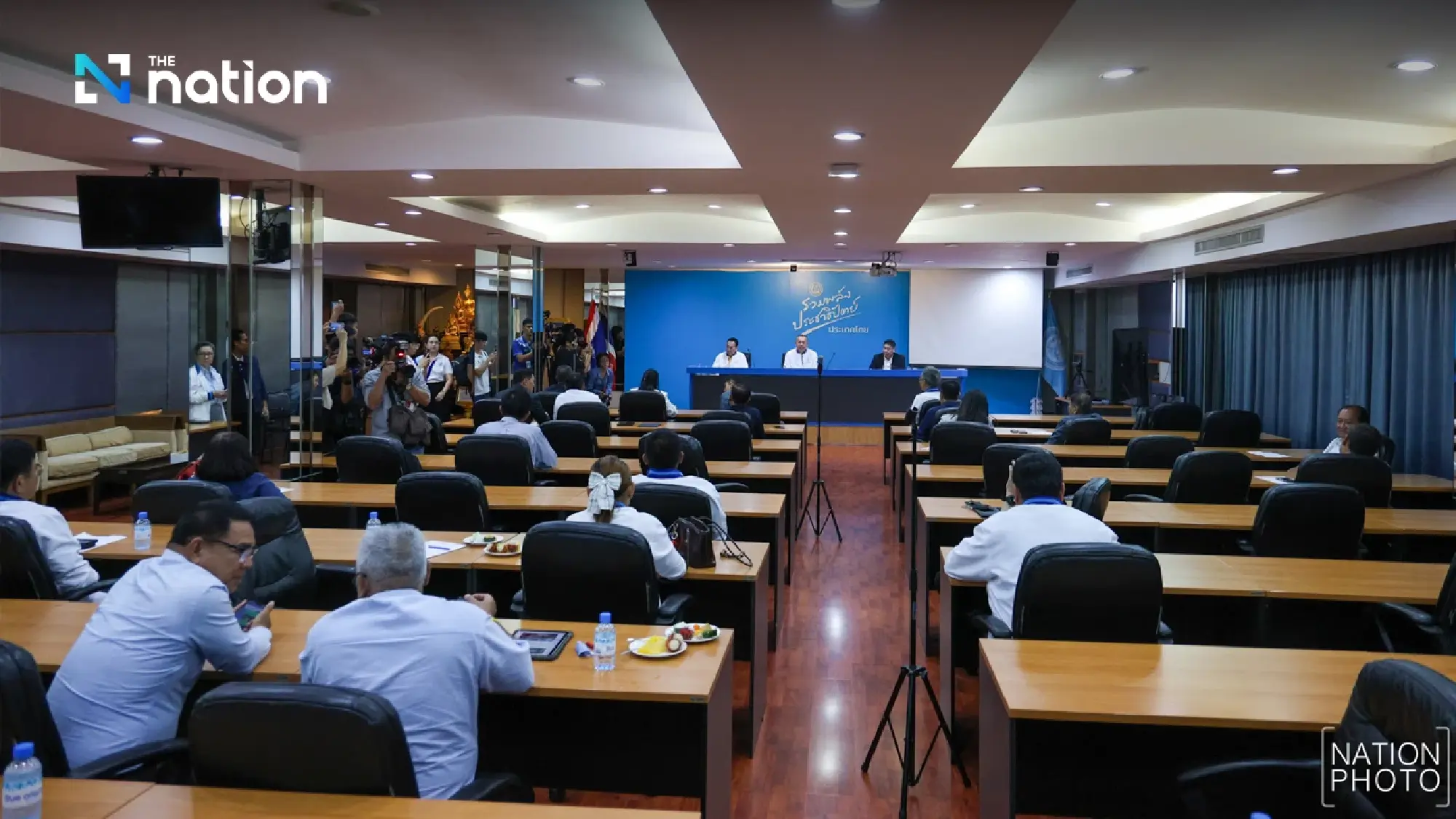 Democrat Party reaches consensus to remain in government coalition