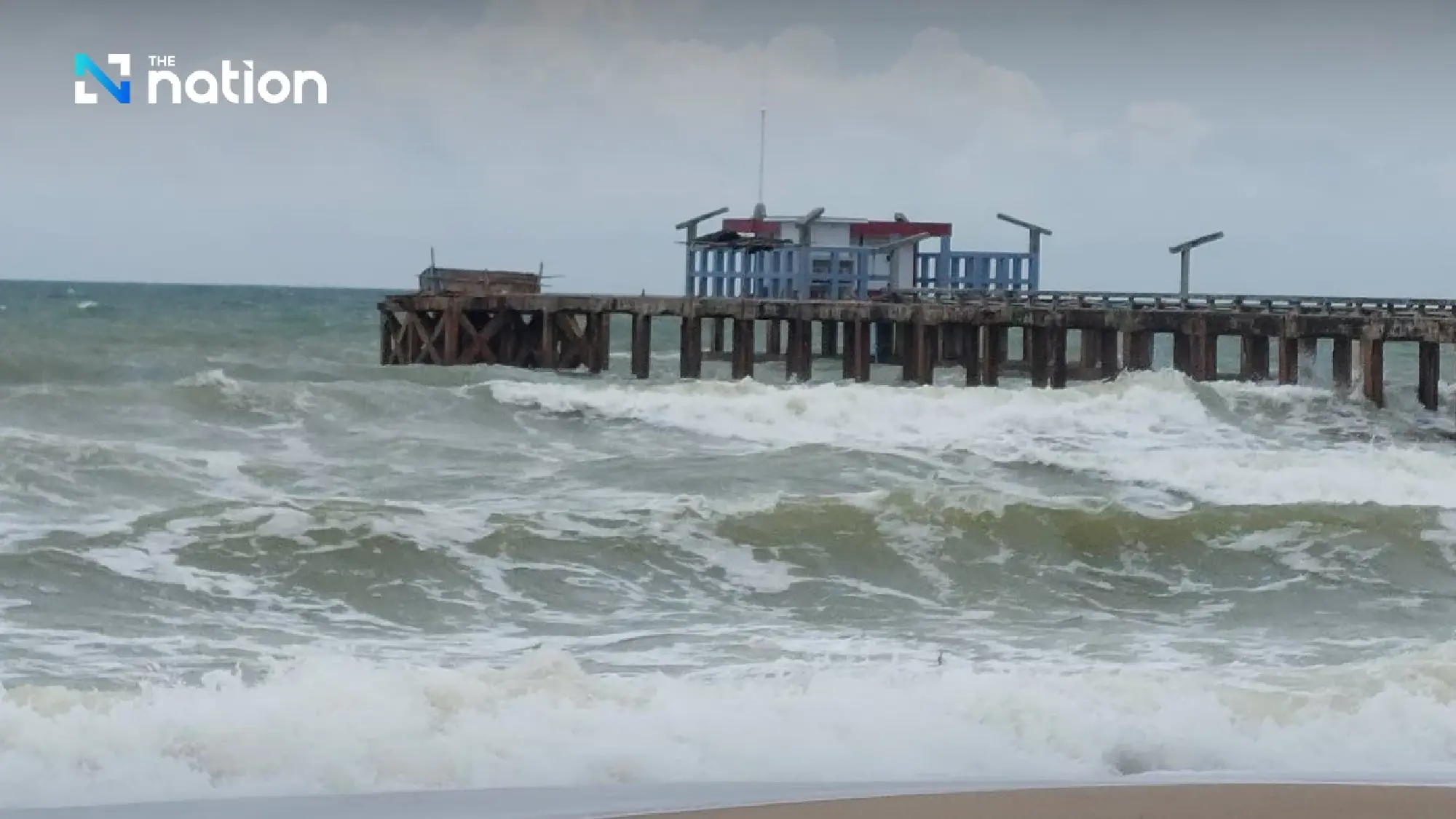 Heavy rain alert as monsoon trough intensifies over upper Thailand
