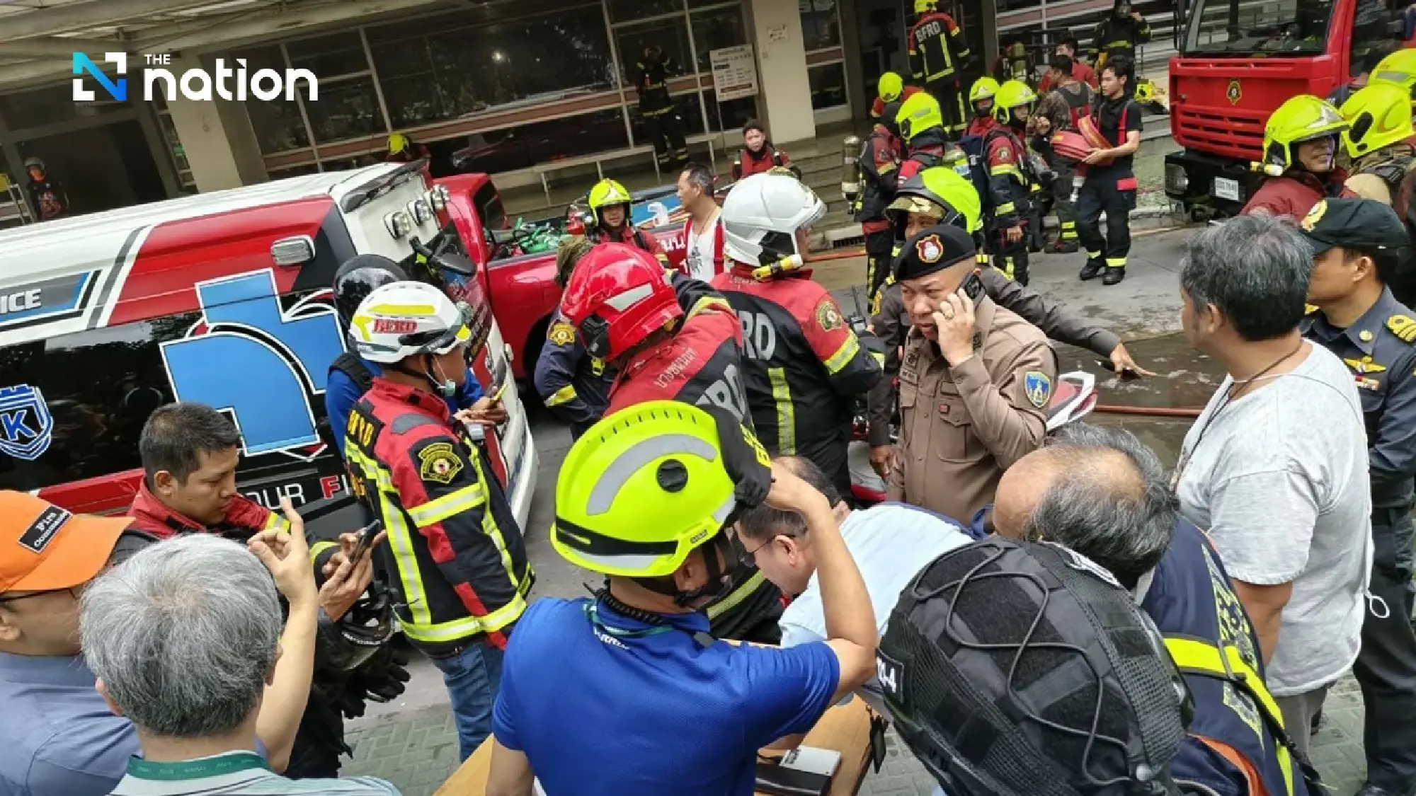Fire hits staff residential building at Siriraj Hospital