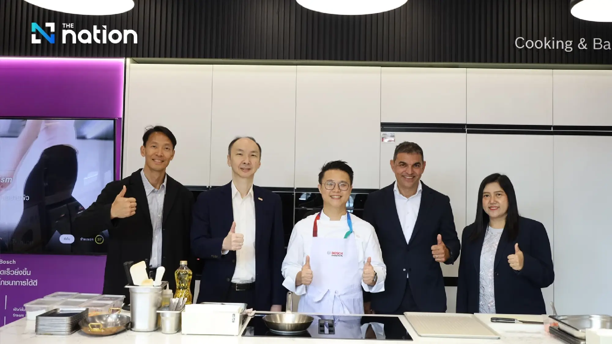 A live cooking show by Chef Big, Top Chef Thailand 2023, featured two highlight menus during the grand opening of the Bosch Living Studio. From left to right: Teerachai Tiravikant, managing director, TCL Tools; Joseph Hong, managing director, Bosch Thailand; Chef Big Arttasit Pattanasatienkul, Top Chef Thailand 2023; George Victor Dumitru, managing director, Bosch Home Thailand; Pensri Pengpat, director finance, Bosch Home Thailand