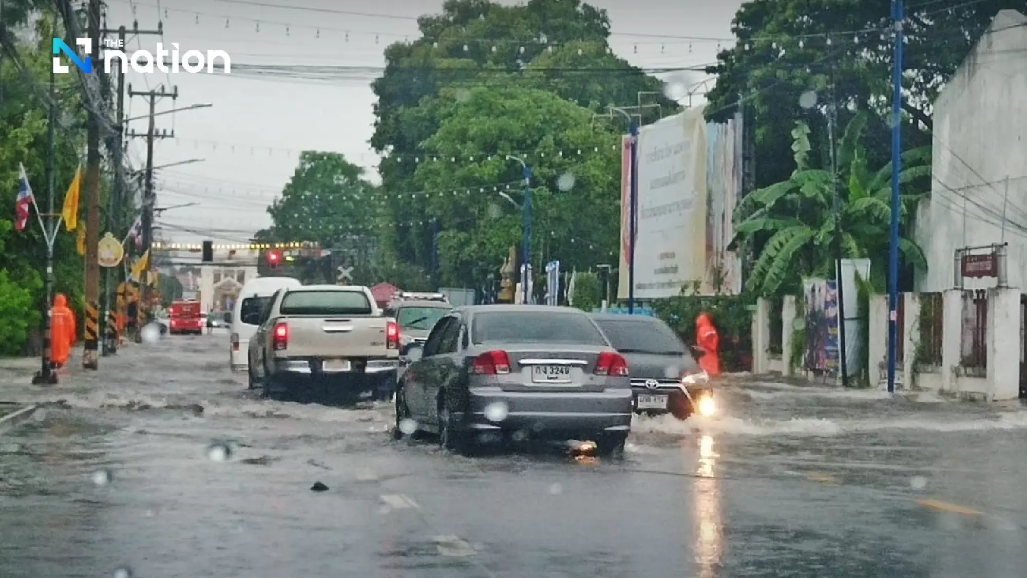 Heavy rain and flash flood alert for upper Thailand, rough seas in Andaman and Gulf