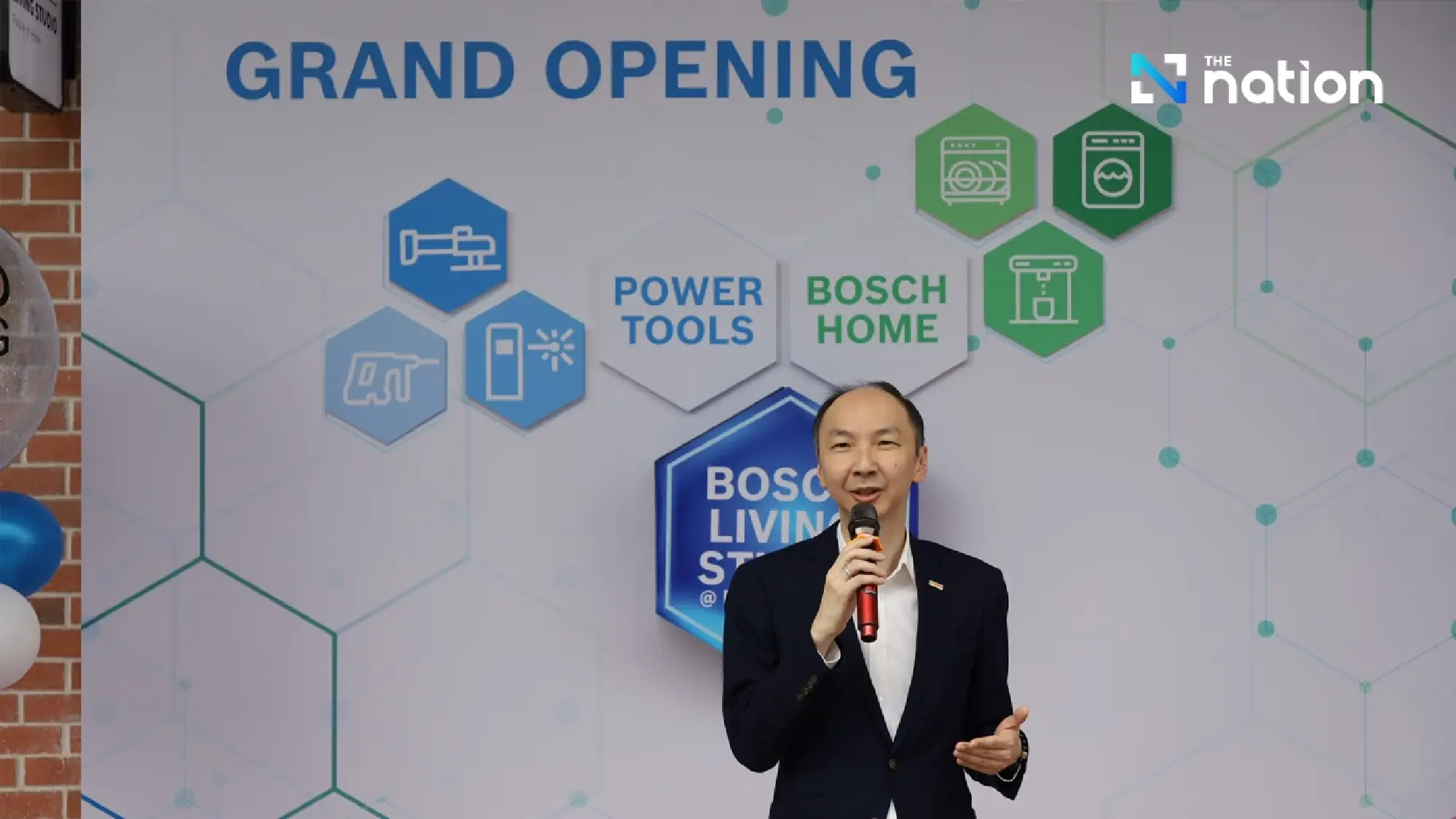 Joseph Hong, managing director, Bosch Thailand, delivers his opening speech to mark the launch of Bosch’s first concept store in ASEAN.