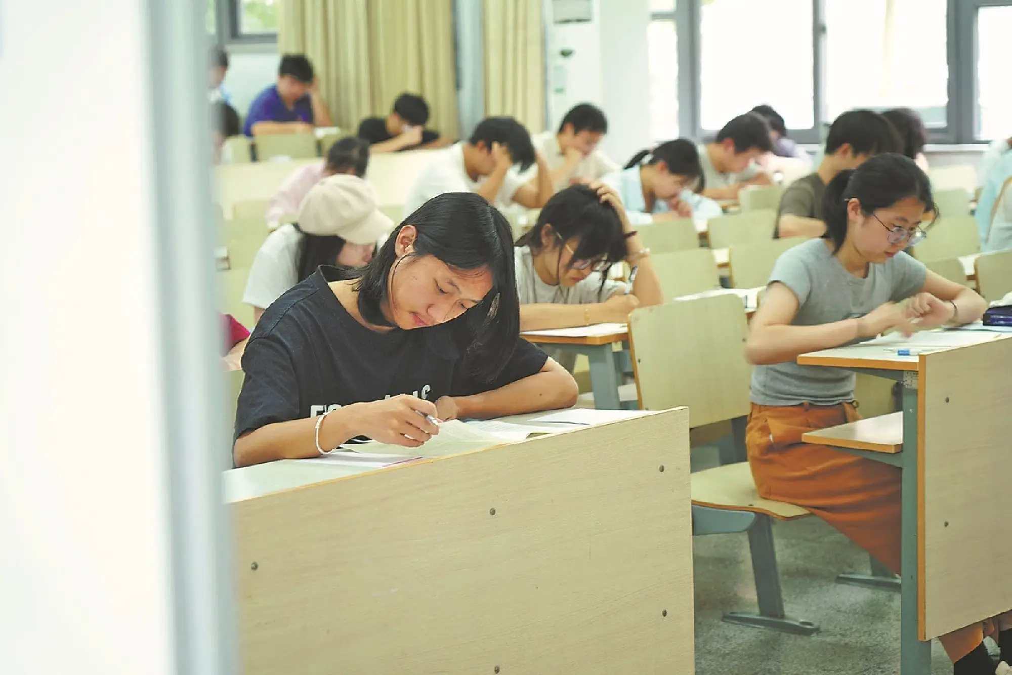 English majors in China face uncertain future as AI replaces basic skills