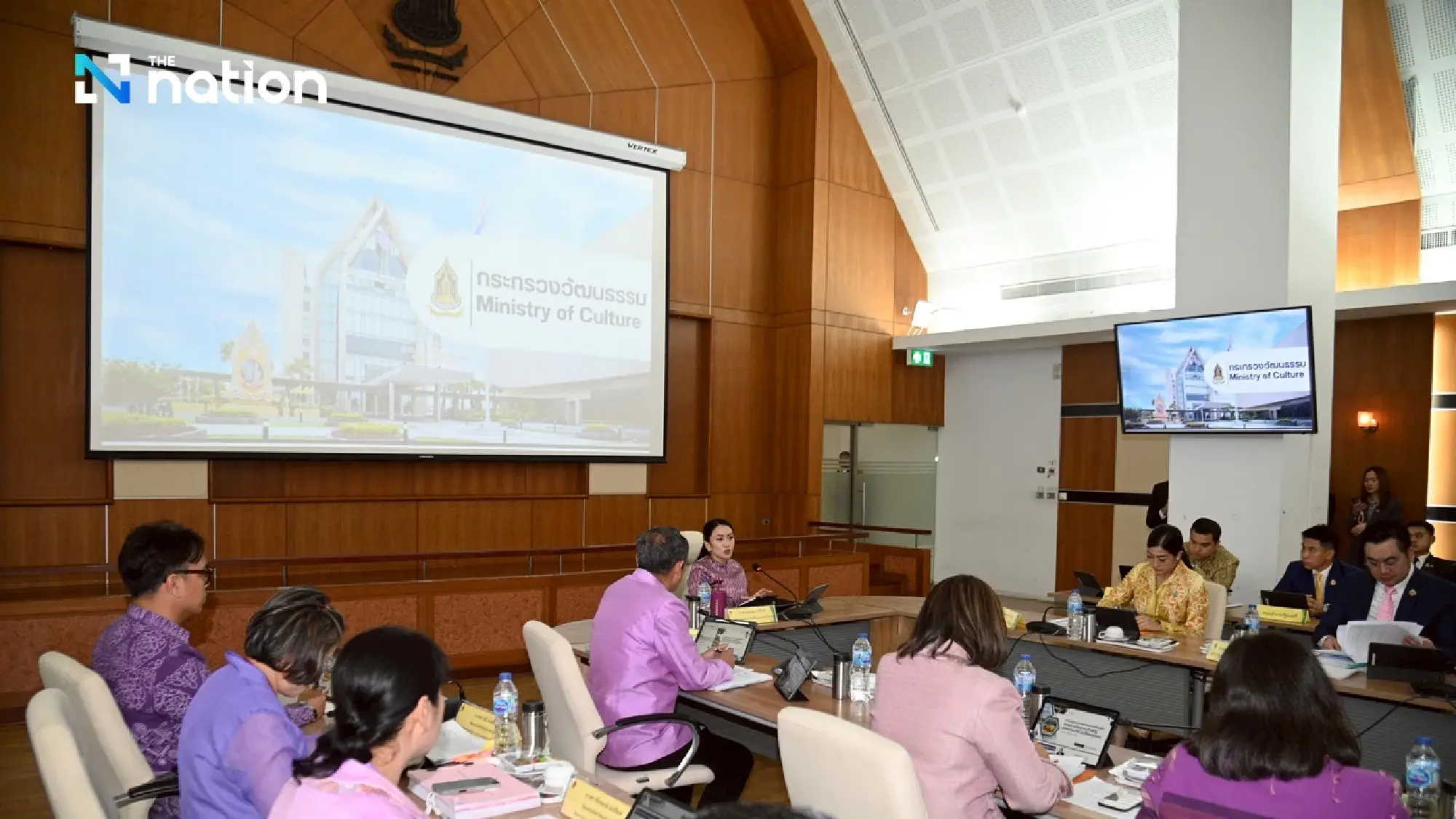PM denies rumours of returning antiquities to Cambodia