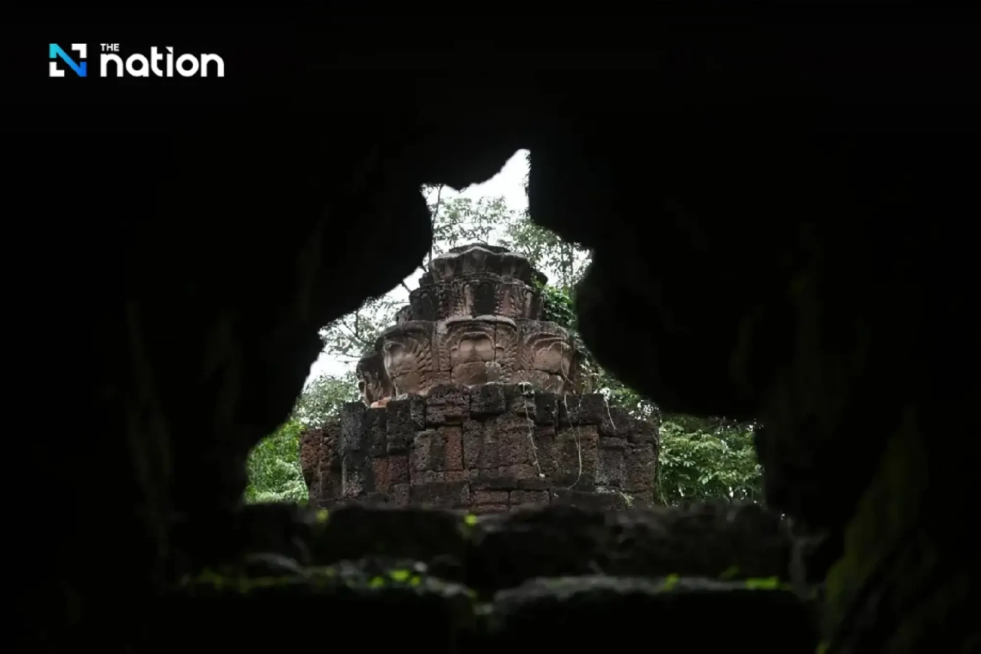 2nd Army Area chief urges Thais to visit archaeological sites along Surin border