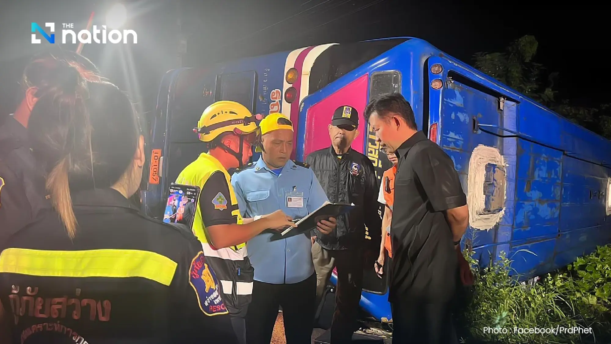 Tour bus accident in Phetchaburi injures 9 passengers; emergency response underway