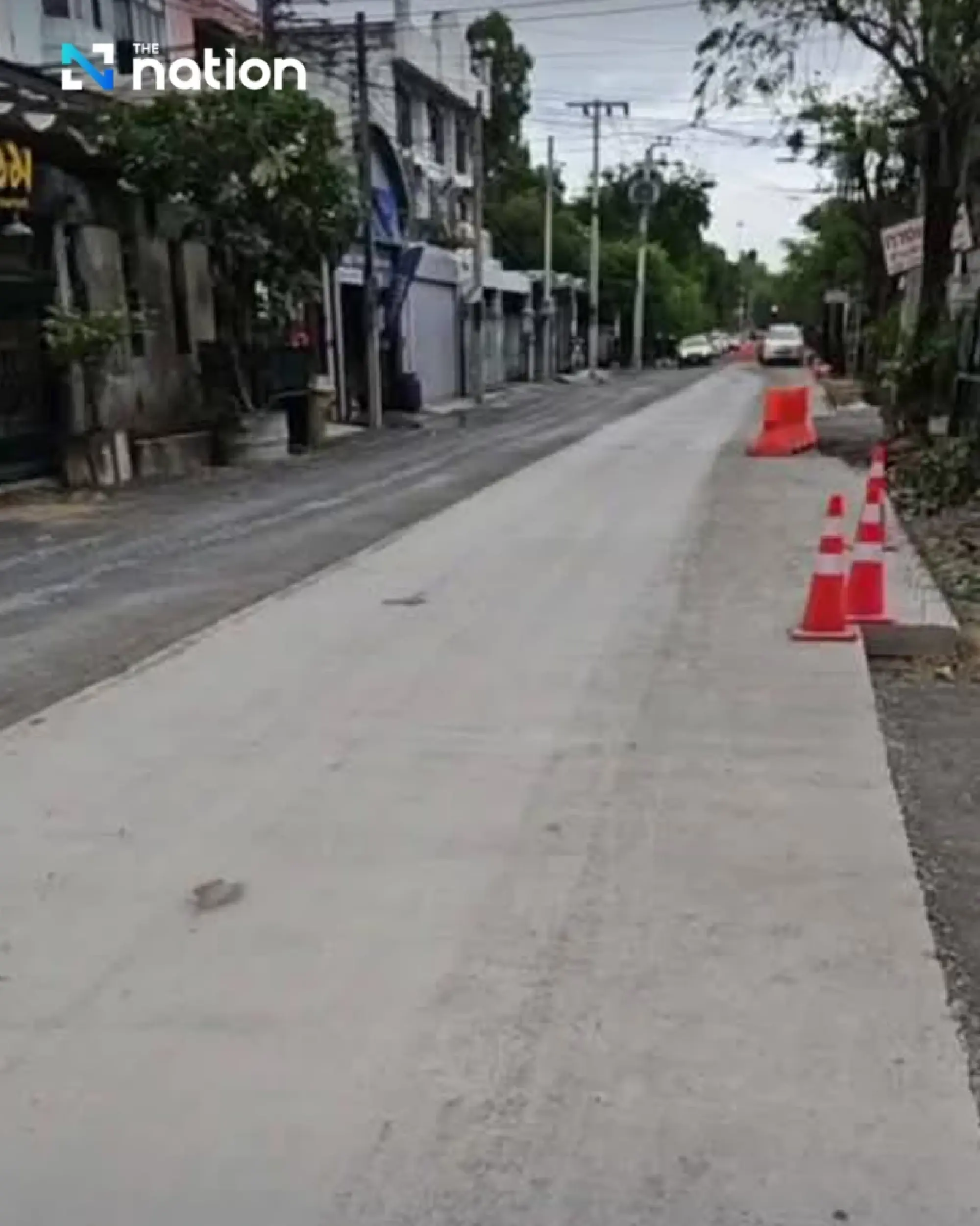 Bangkok Governor Makes Surprise Second Visit to Flood-Prone Roadworks