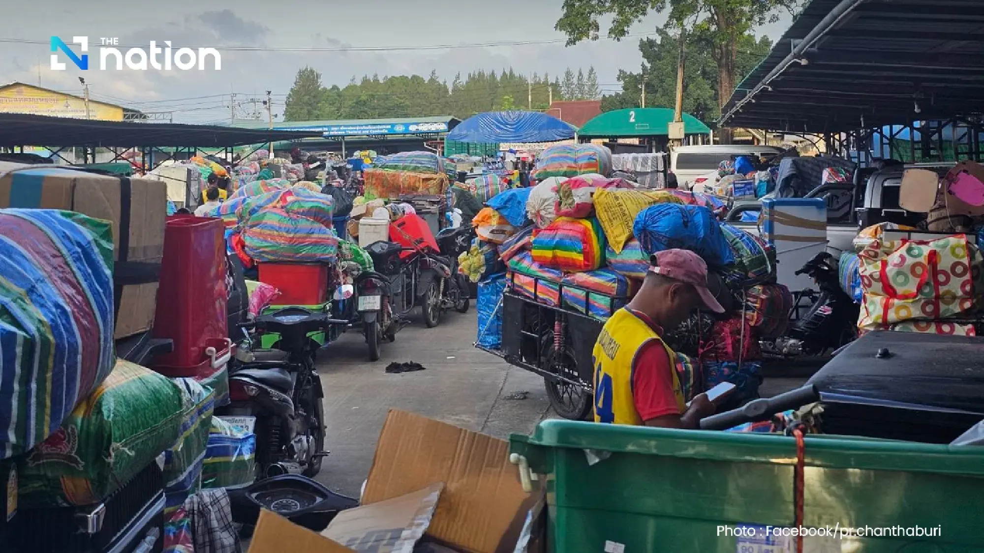 Over 2,000 Cambodians Flee Back Across Checkpoint Following Thai-Cambodian Clashes