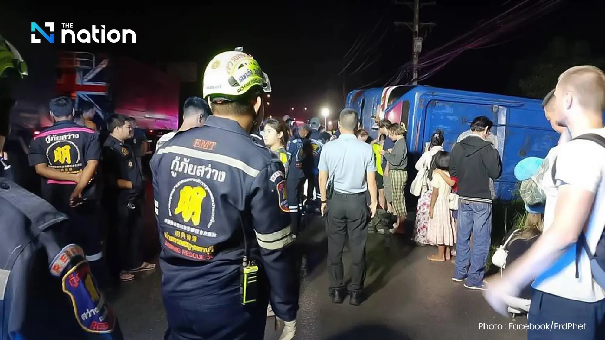 Tour bus accident in Phetchaburi injures 9 passengers; emergency response underway