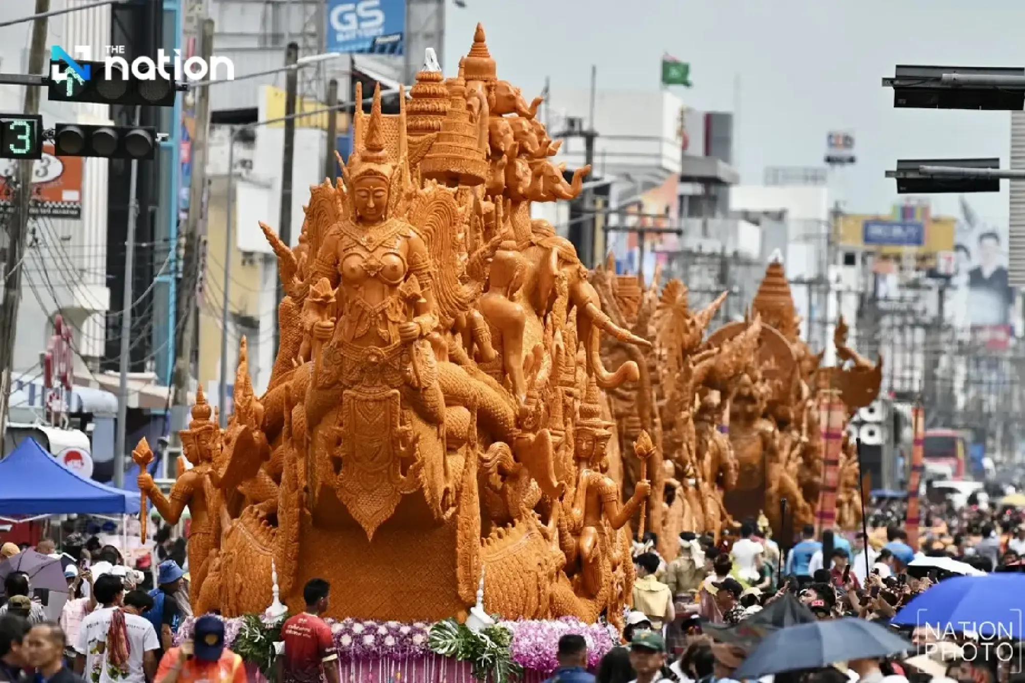 Ubon Ratchathani Candle Festival 2025 dazzles with glowing light and faith-filled parades