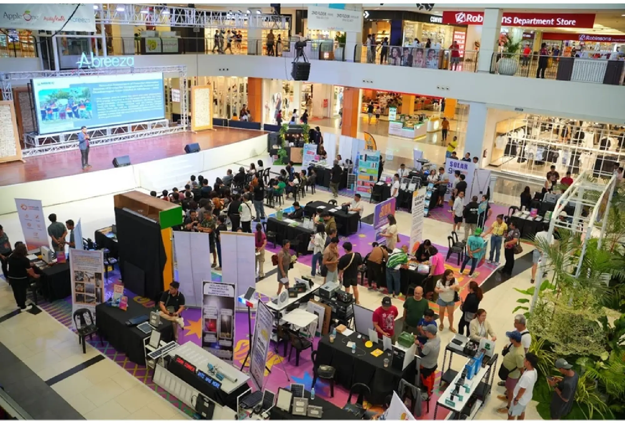 This group of volunteer-professionals helps solarise Philippines’ Mindanao one solar panel at a time