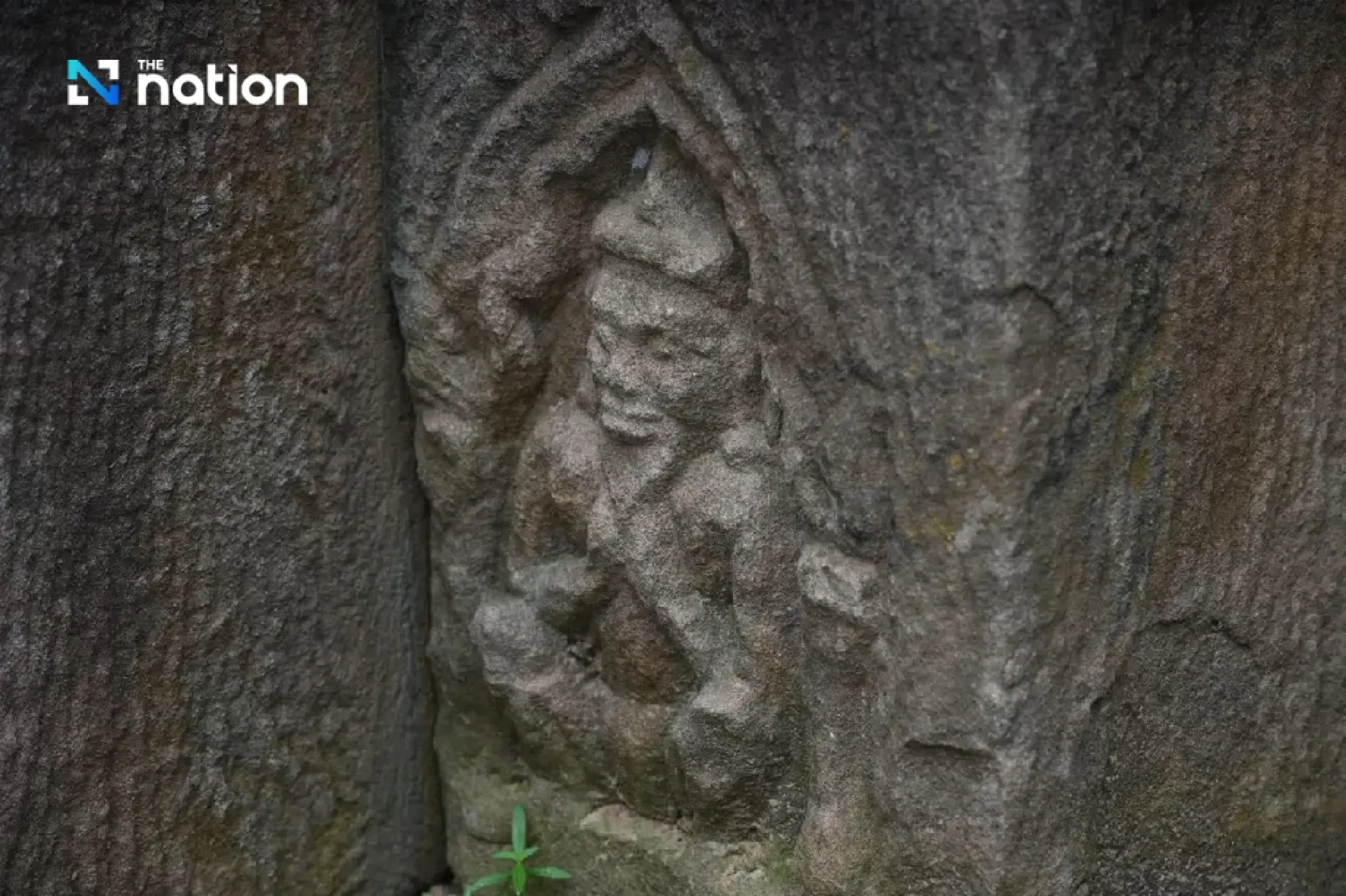2nd Army Area chief urges Thais to visit archaeological sites along Surin border