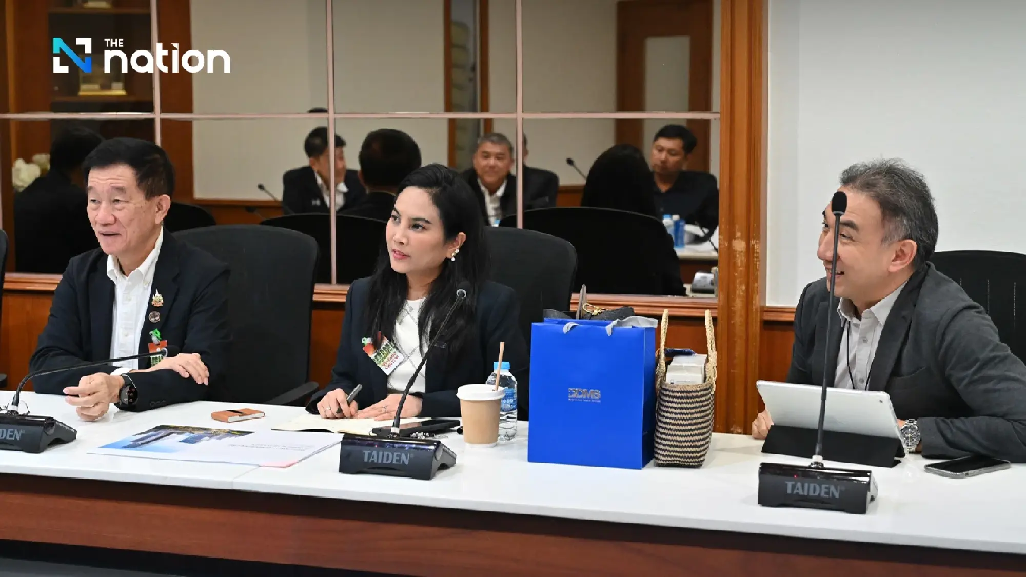 Bangkok City Hall Reviews New Pedestrian Bridge Project for Lumpini Park