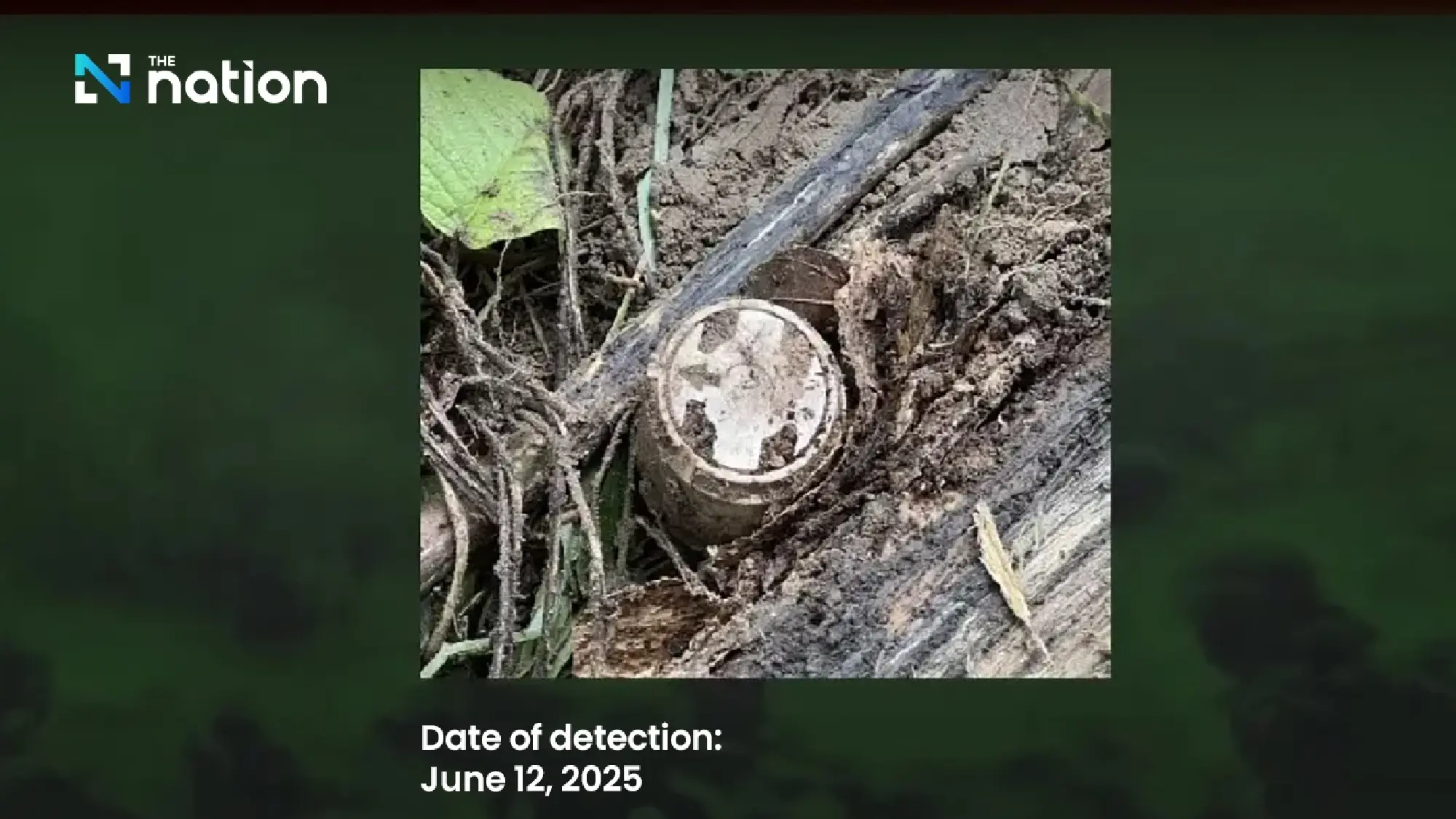 Army bomb disposal team investigates blast site after soldier injured by landmine in Ubon Ratchathani