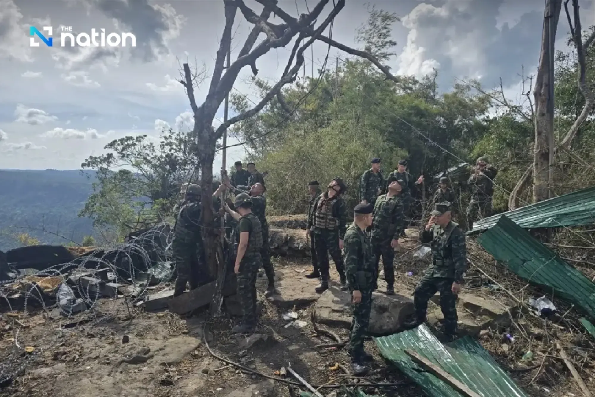 2nd Army Commander visits Phu Makhua, stresses vigilance on sovereignty